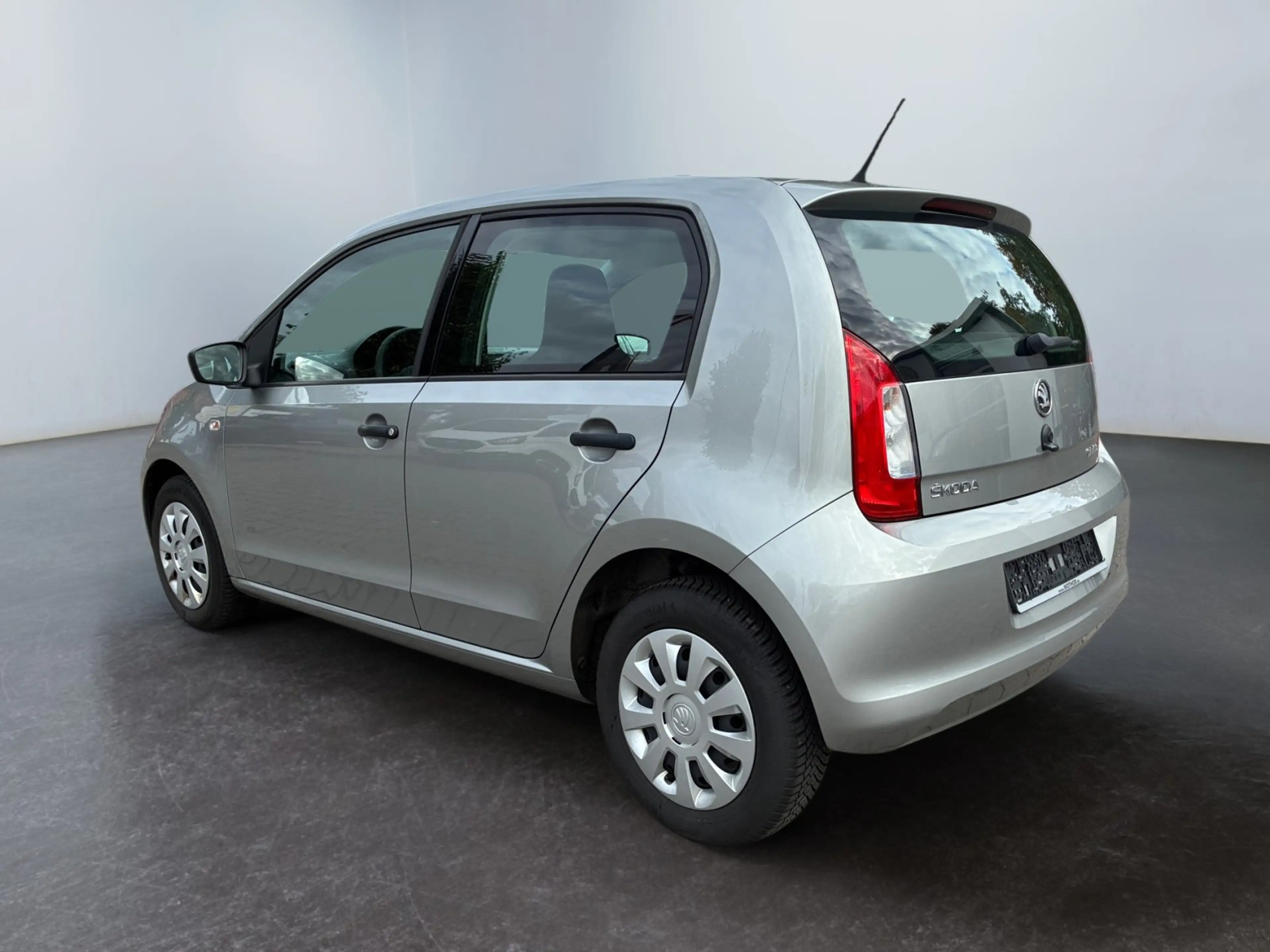 Skoda Citigo Cool Edition 1.0 DAB-Radio CD-Player Aux — photo 4