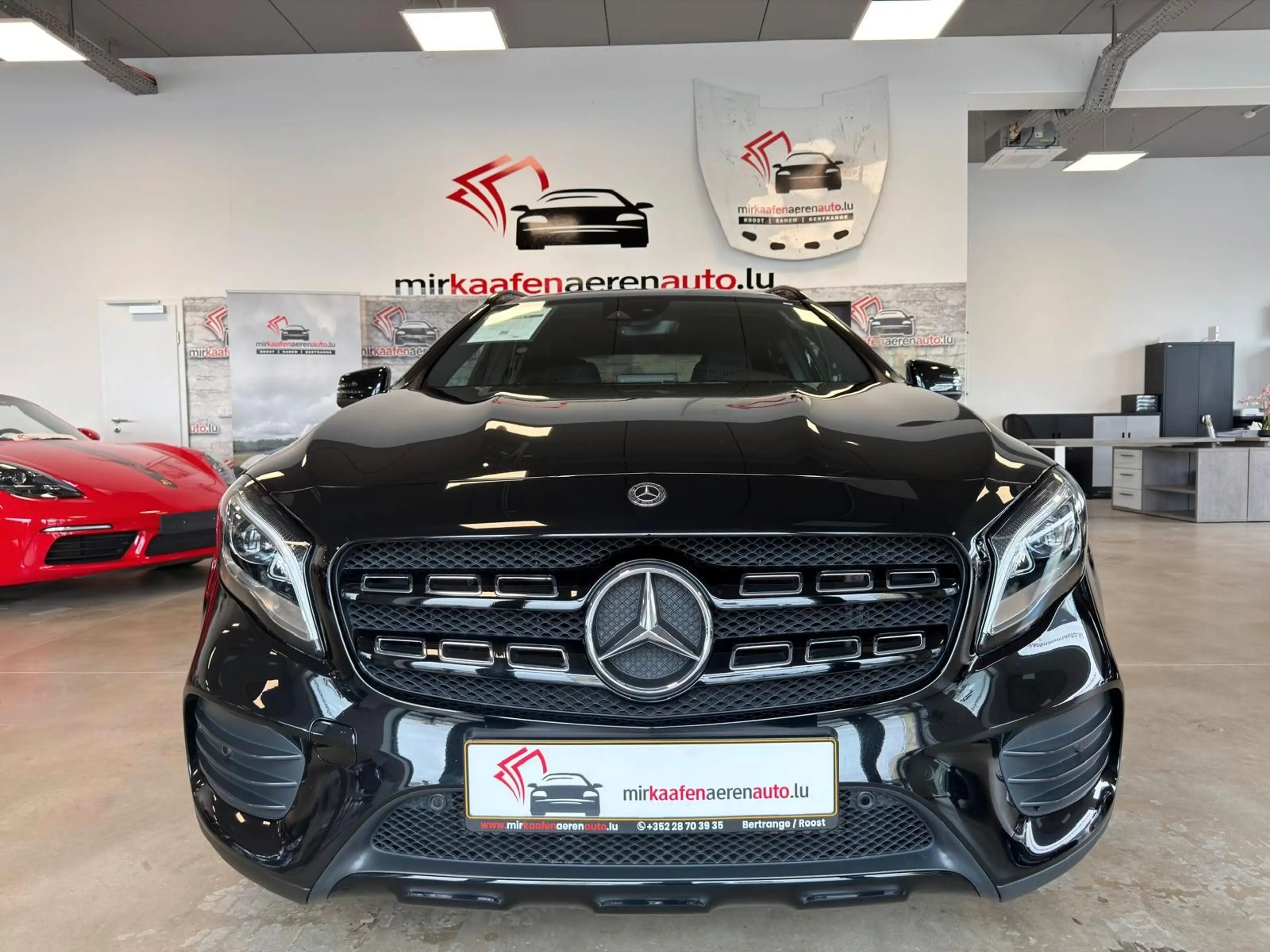 Mercedes-Benz GLA 200 AMG-Line*NAVI*R-KAM*PANO*SHZ*LEDER*