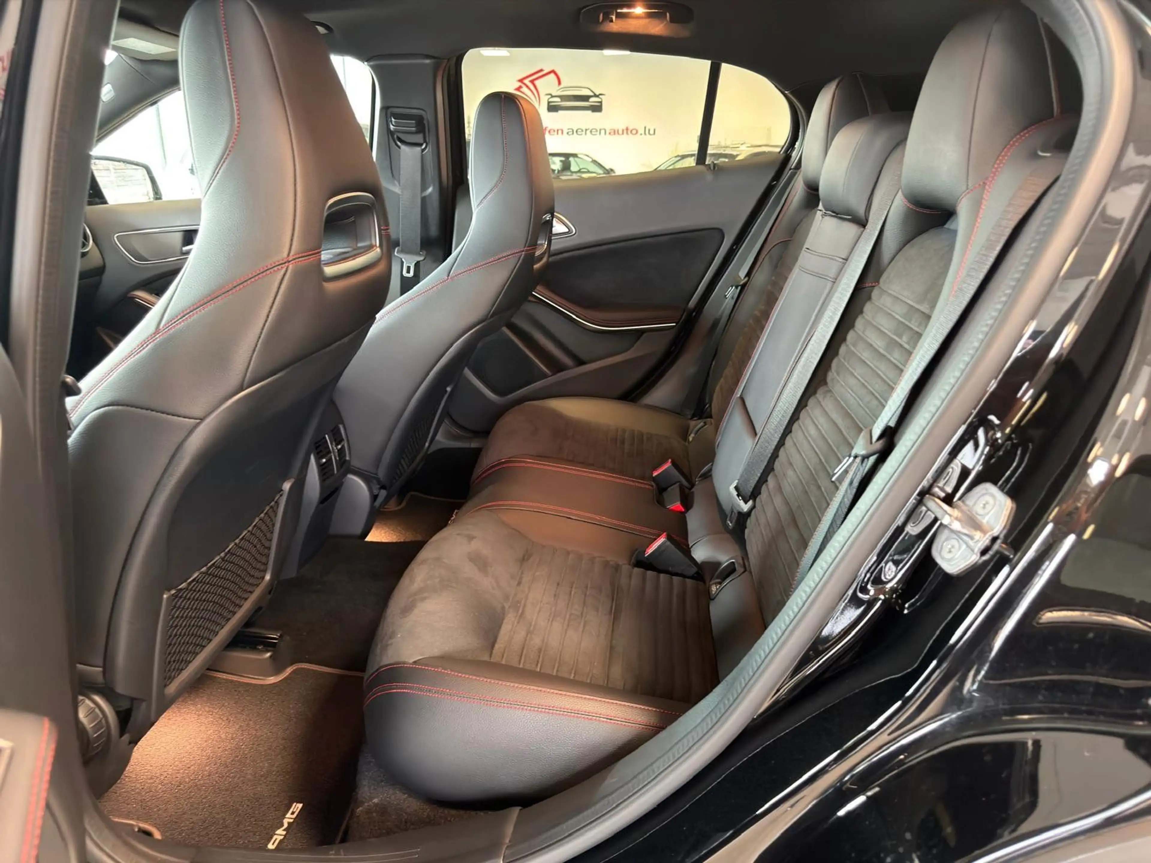 Mercedes-Benz GLA 200 AMG-Line*NAVI*R-KAM*PANO*SHZ*LEDER* — photo 12