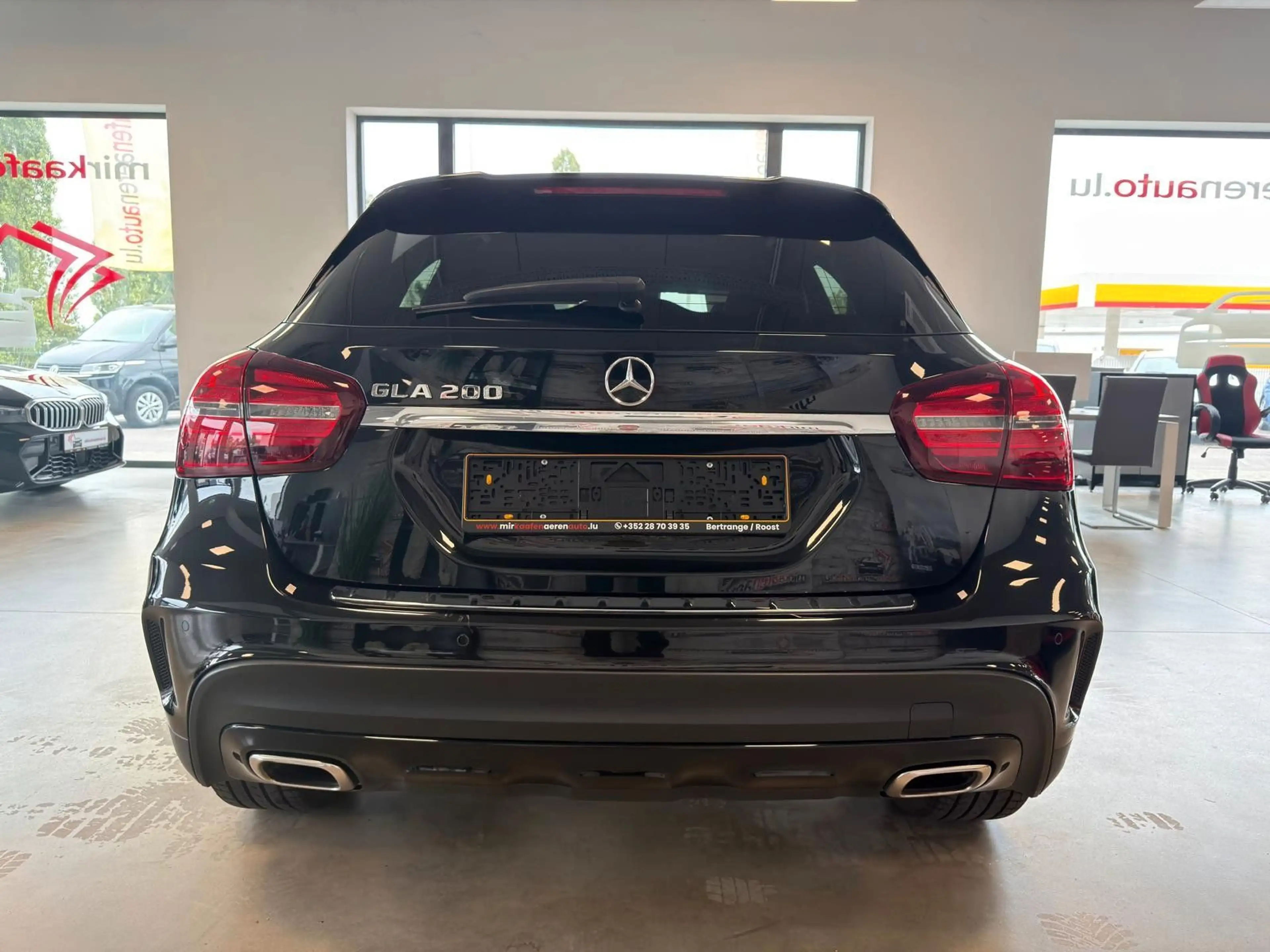 Mercedes-Benz GLA 200 AMG-Line*NAVI*R-KAM*PANO*SHZ*LEDER* — photo 4