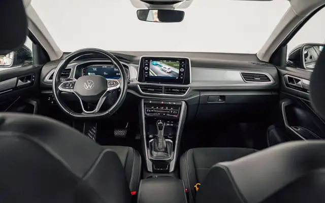 Volkswagen T-Roc view 13