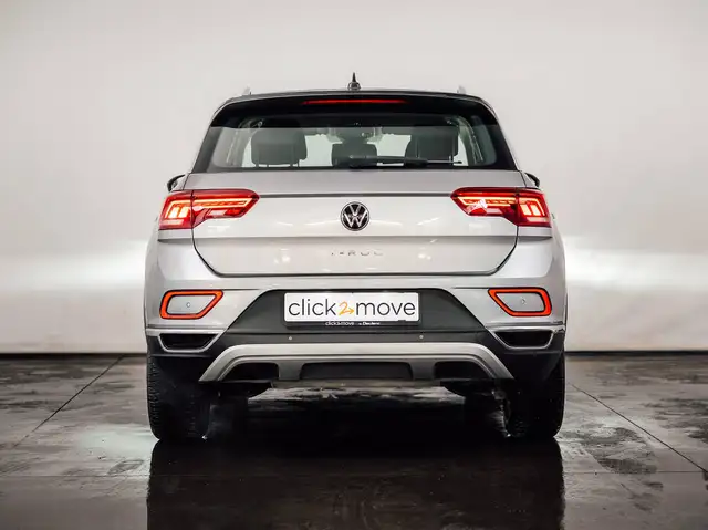 Volkswagen T-Roc view 5
