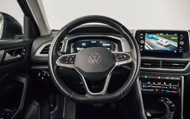 Volkswagen T-Roc view 14