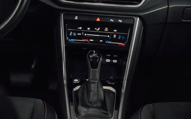Volkswagen T-Roc view 26