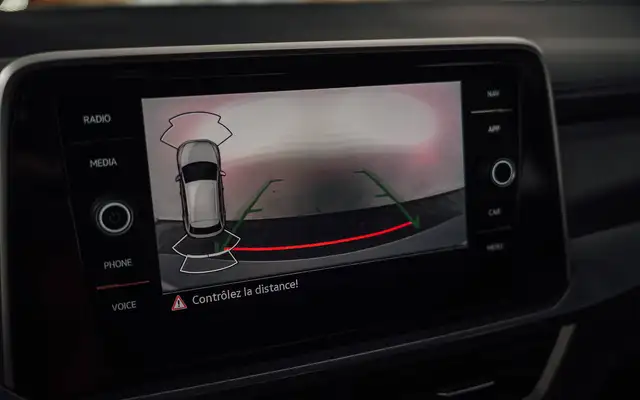 Volkswagen T-Roc view 17
