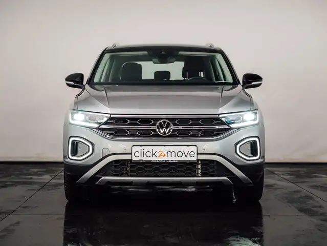 Volkswagen T-Roc view 4