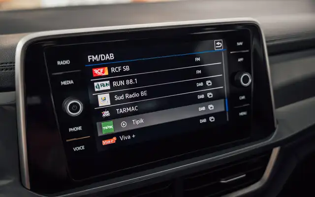 Volkswagen T-Roc view 19