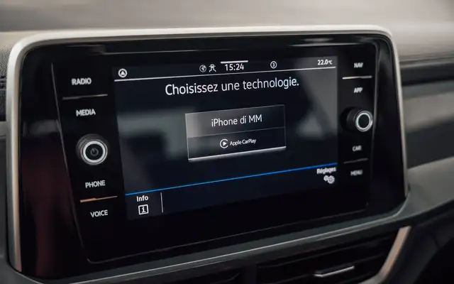 Volkswagen T-Roc view 18