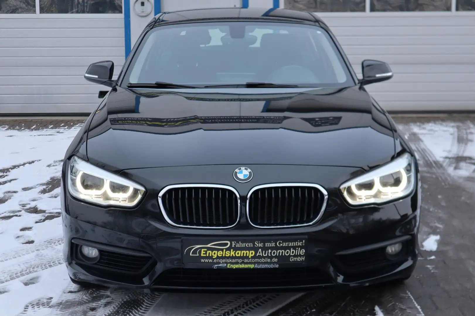 BMW 118 d Advantage/NAVI/SHZ/KEYLESS/LED/ALLWETTER Noir - 2