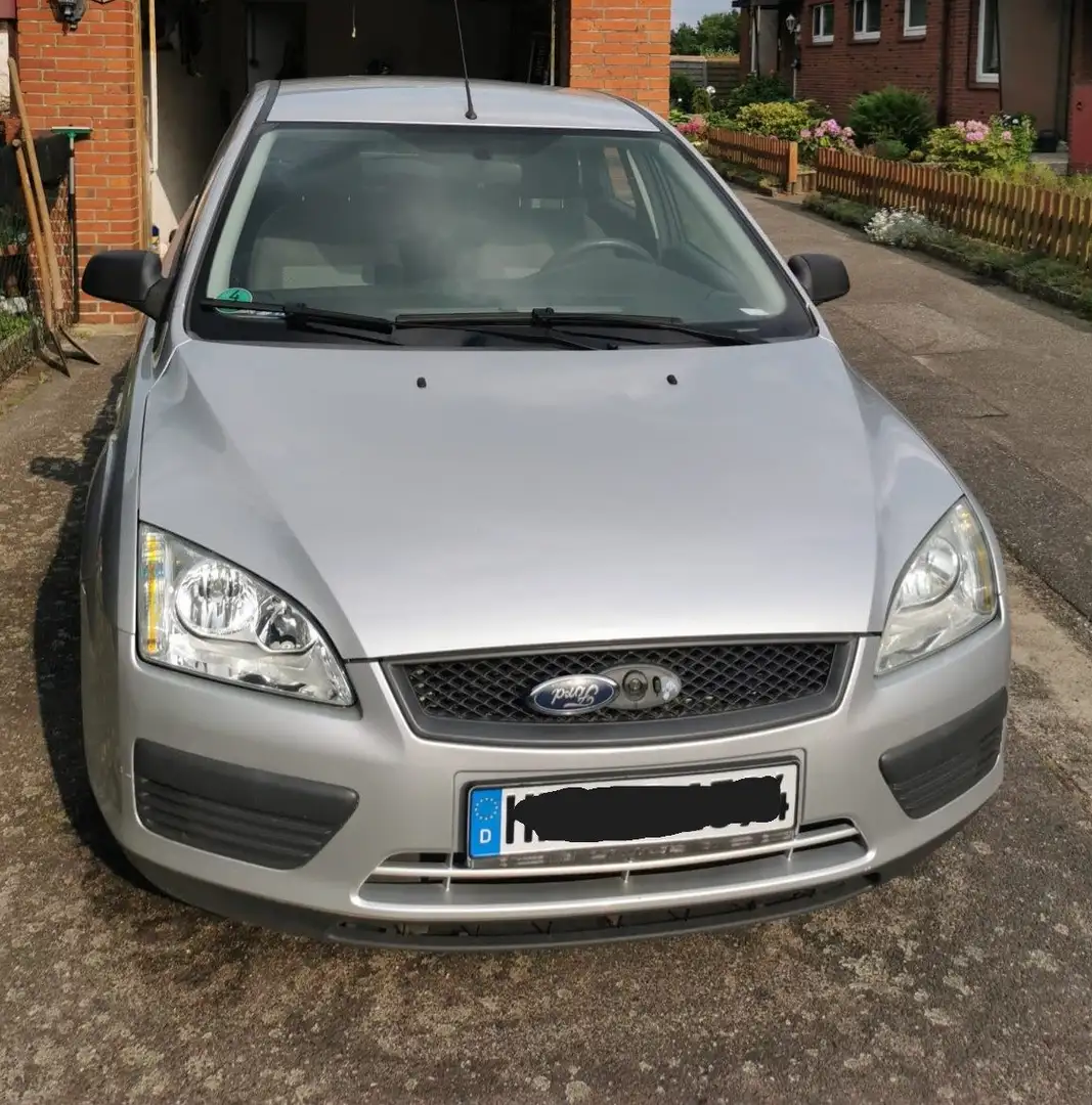Ford Focus Focus 1.6 16V Fun Silber - 1