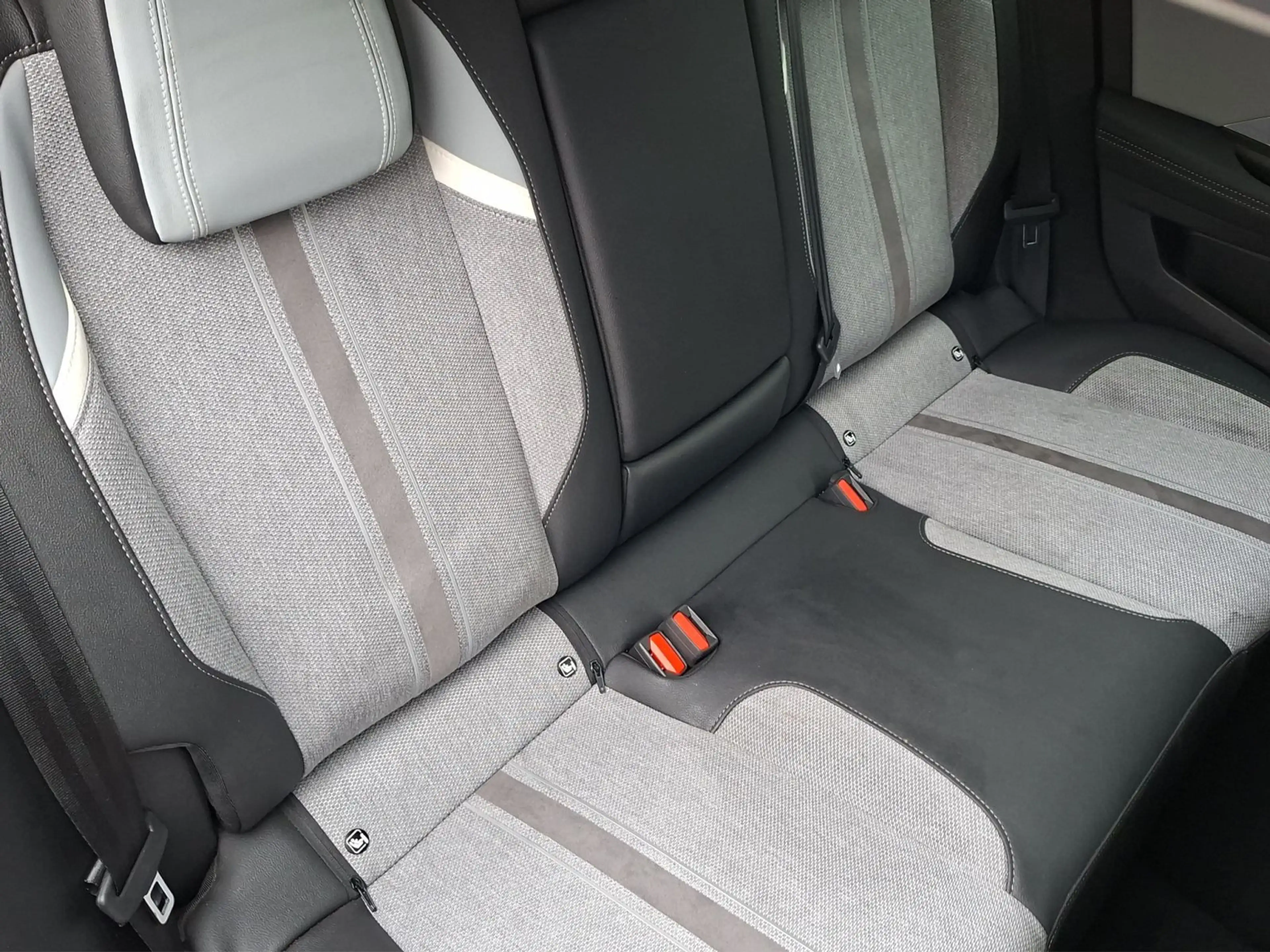 Opel Astra Sports Tourer Elegance 1.5 Diesel (96 kW/ — photo 18