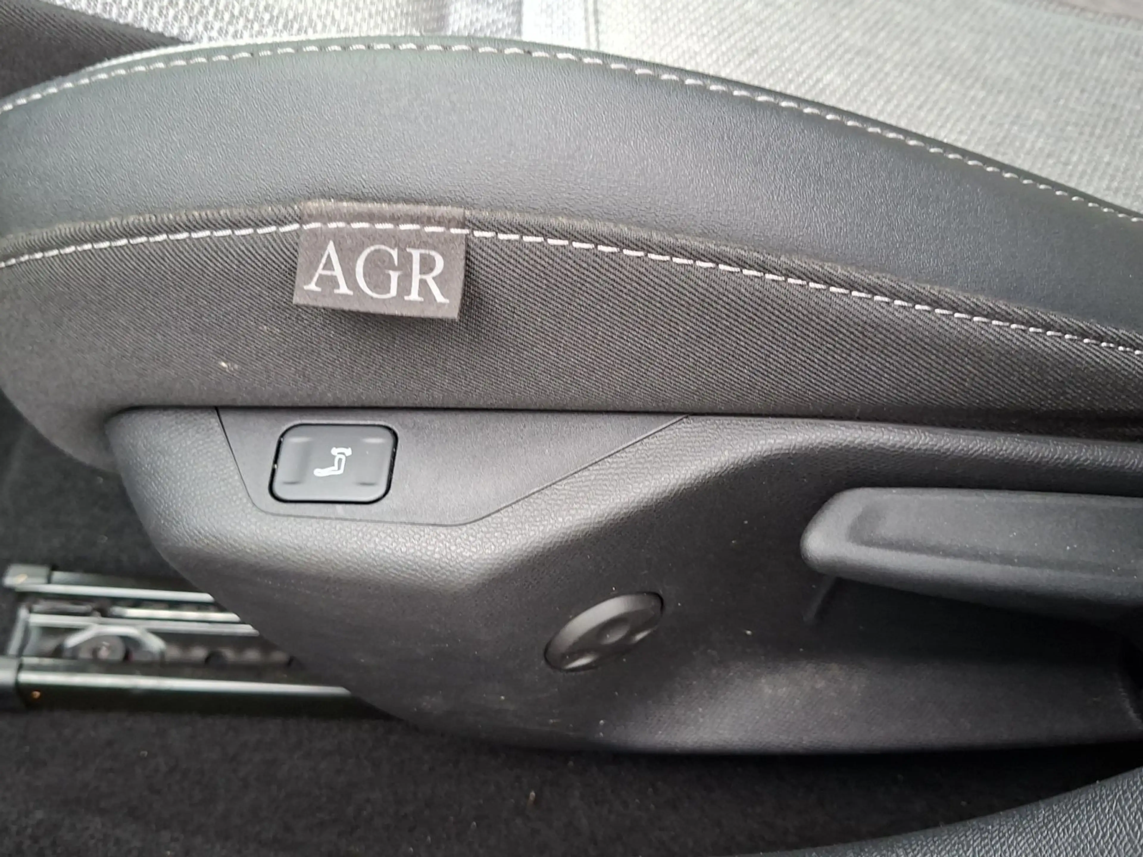 Opel Astra Sports Tourer Elegance 1.5 Diesel (96 kW/ — photo 21