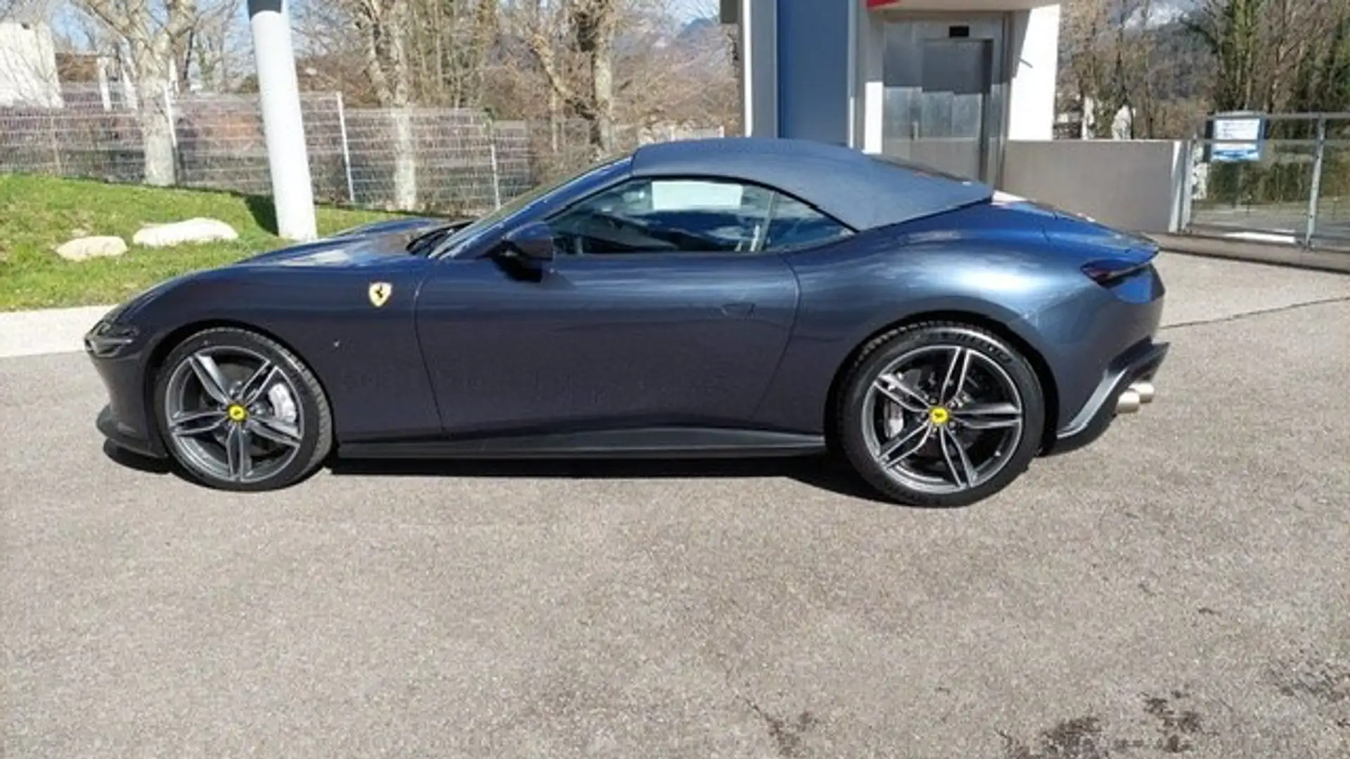 Ferrari Roma Roma Spider V8 4.0 620ch TVA déductible Blau - 2