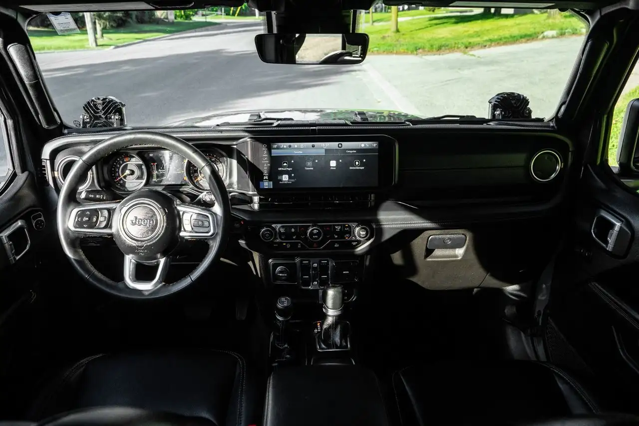 Jeep Wrangler снимка Jeep Wrangler