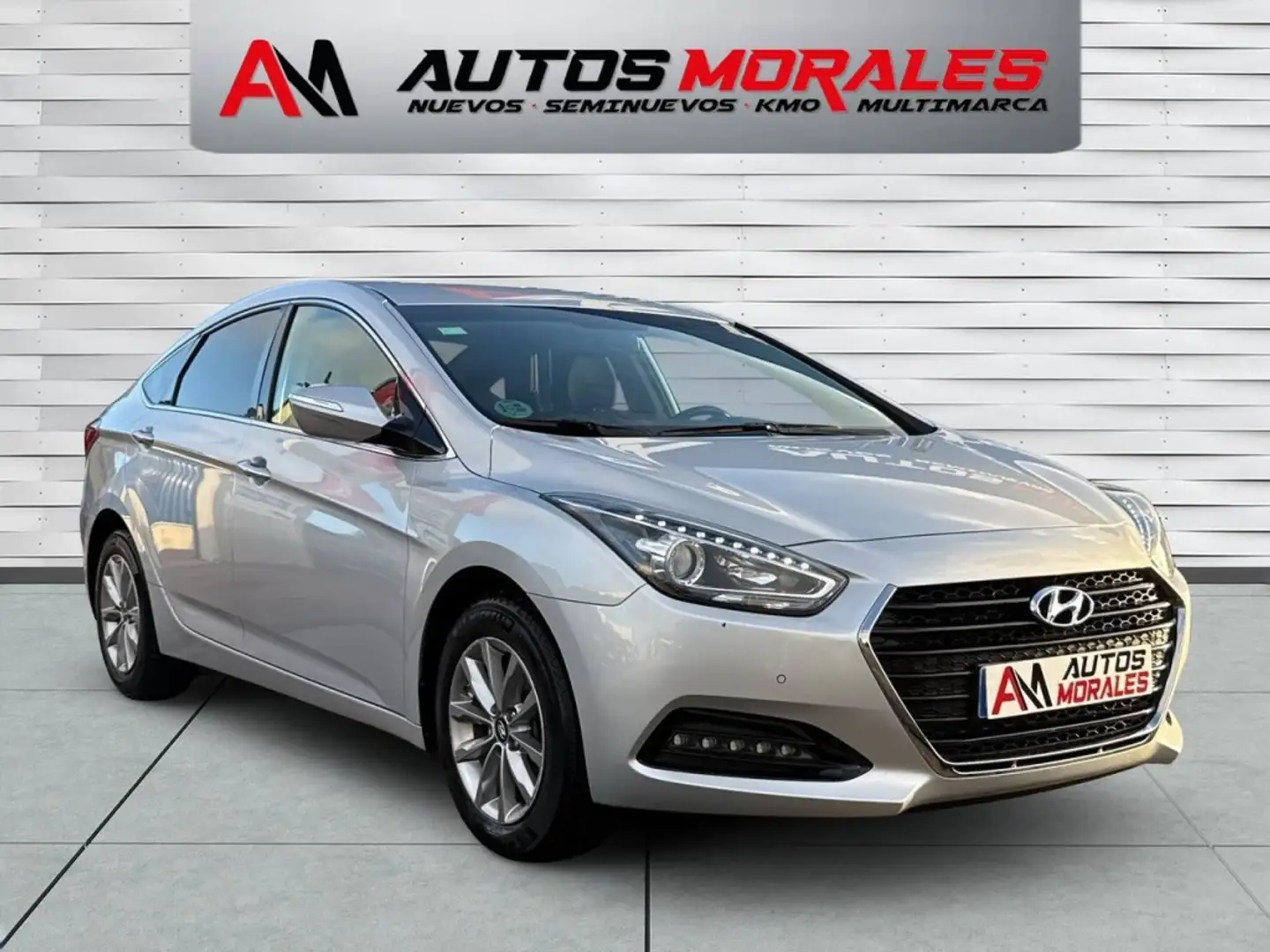 Hyundai i40 1.7CRDI BD Klass 115 Gris - 1