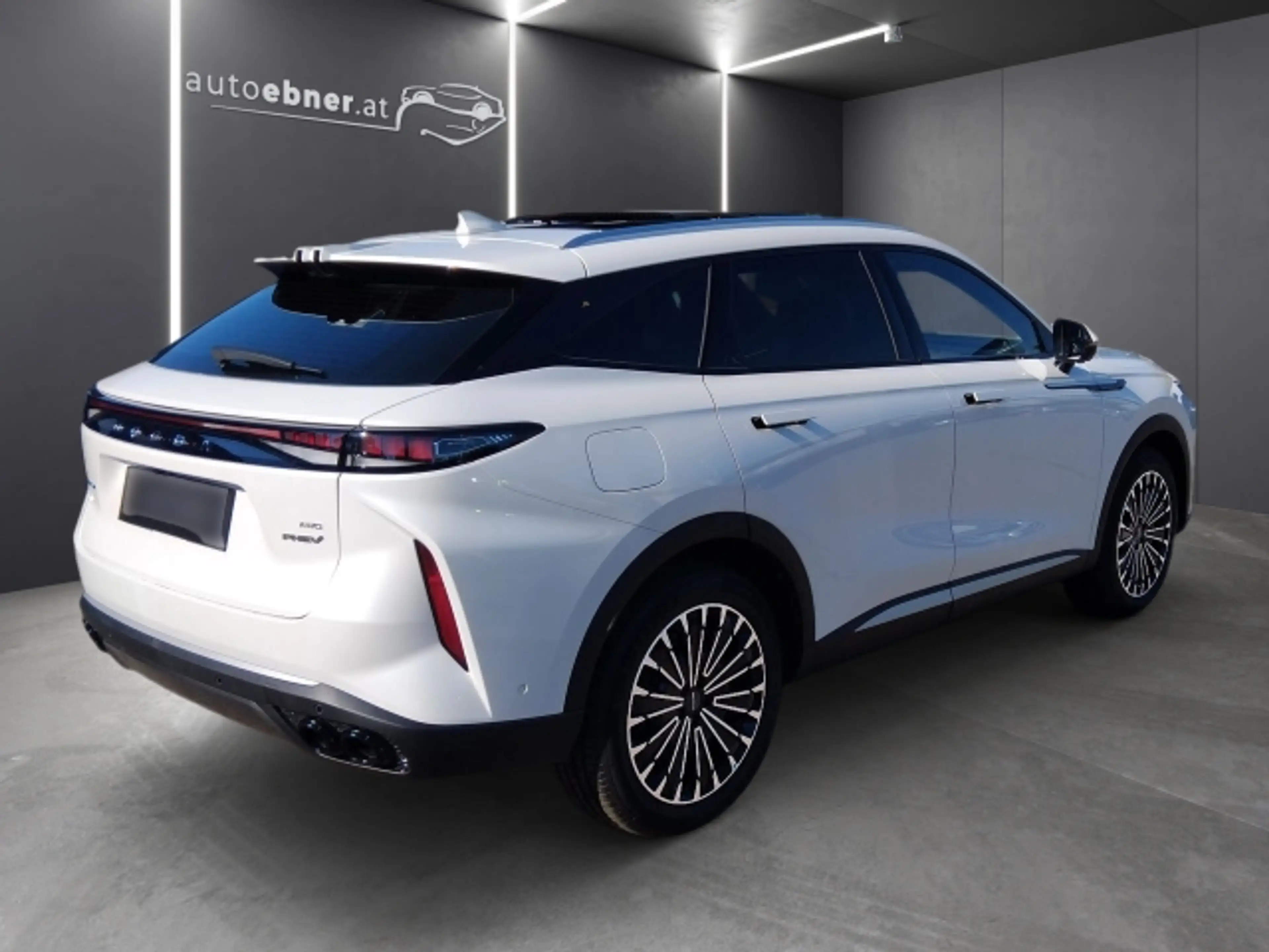 Omoda 9 Omoda 9 Plug-In Hybrid mit SHS und Allrad — photo 5
