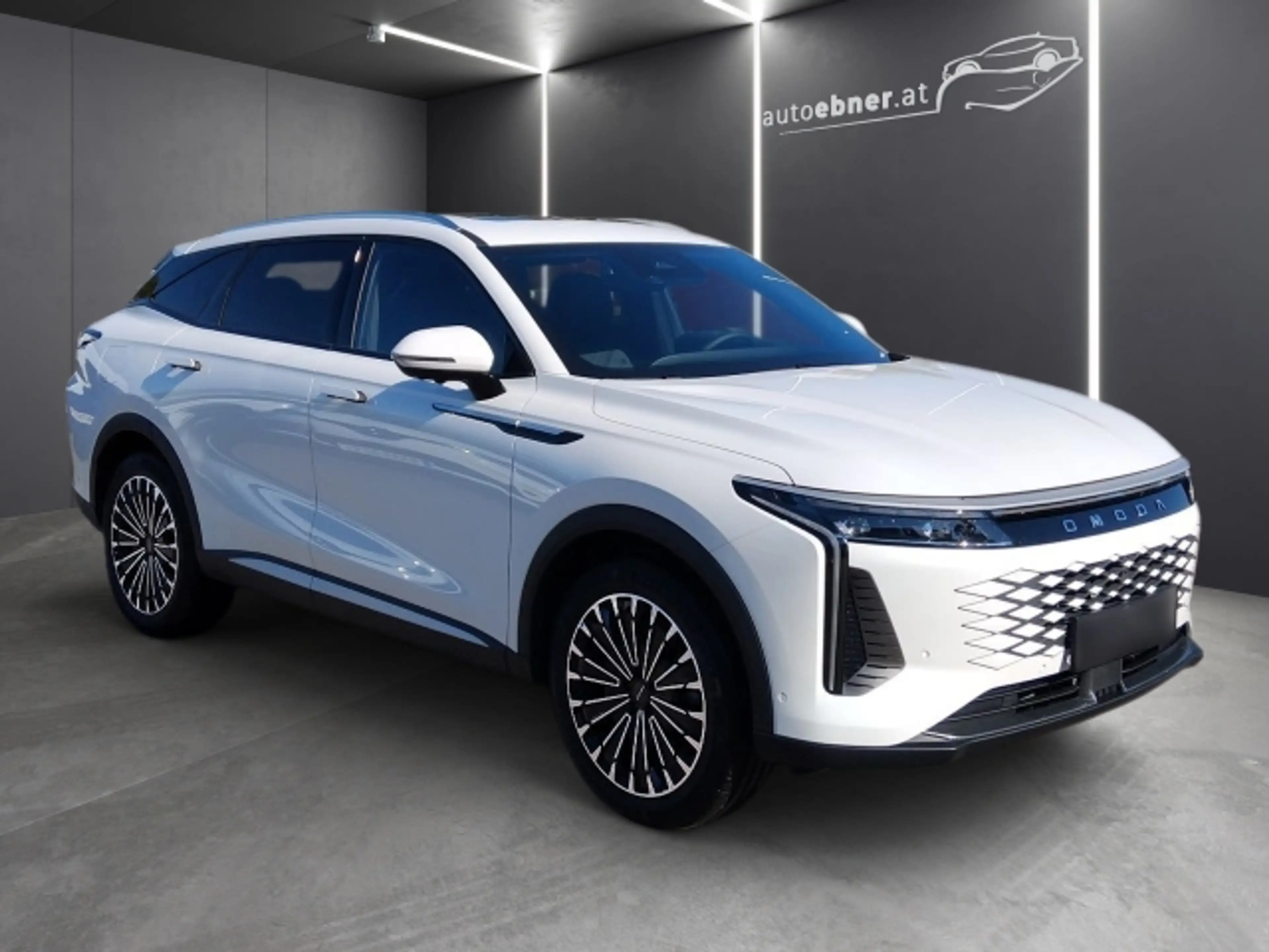 Omoda 9 Omoda 9 Plug-In Hybrid mit SHS und Allrad — photo 3
