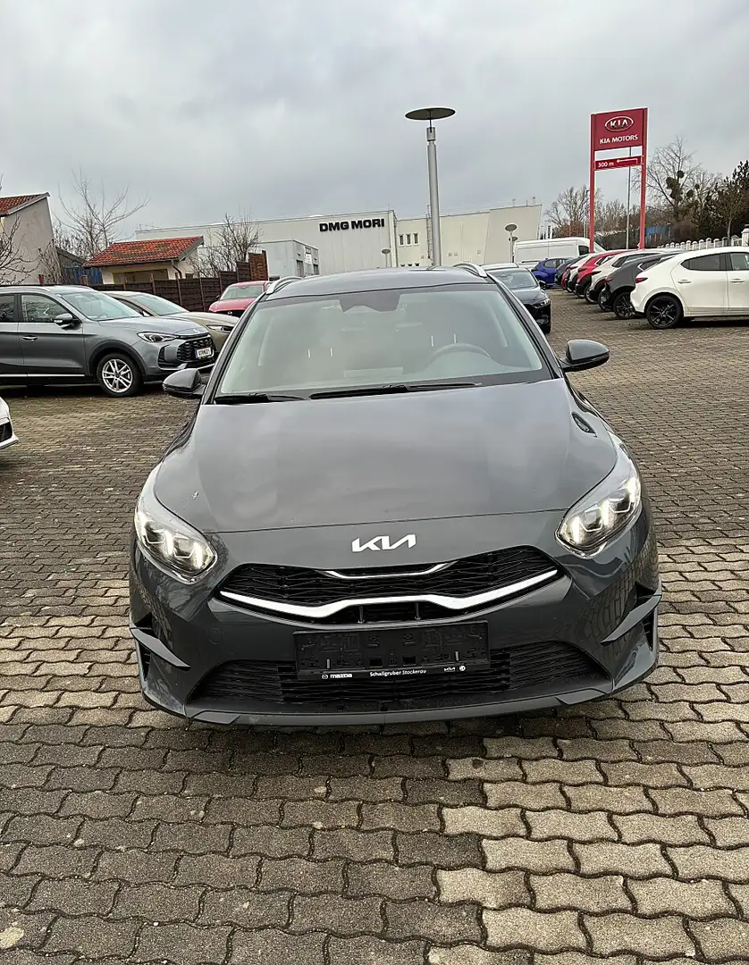 Kia Ceed SW / cee'd SW ceed SW 1,5 TGDI Gold 48V DCT Grau - 1