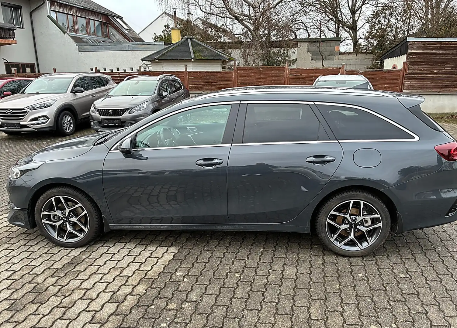 Kia Ceed SW / cee'd SW ceed SW 1,5 TGDI Gold 48V DCT Grau - 2