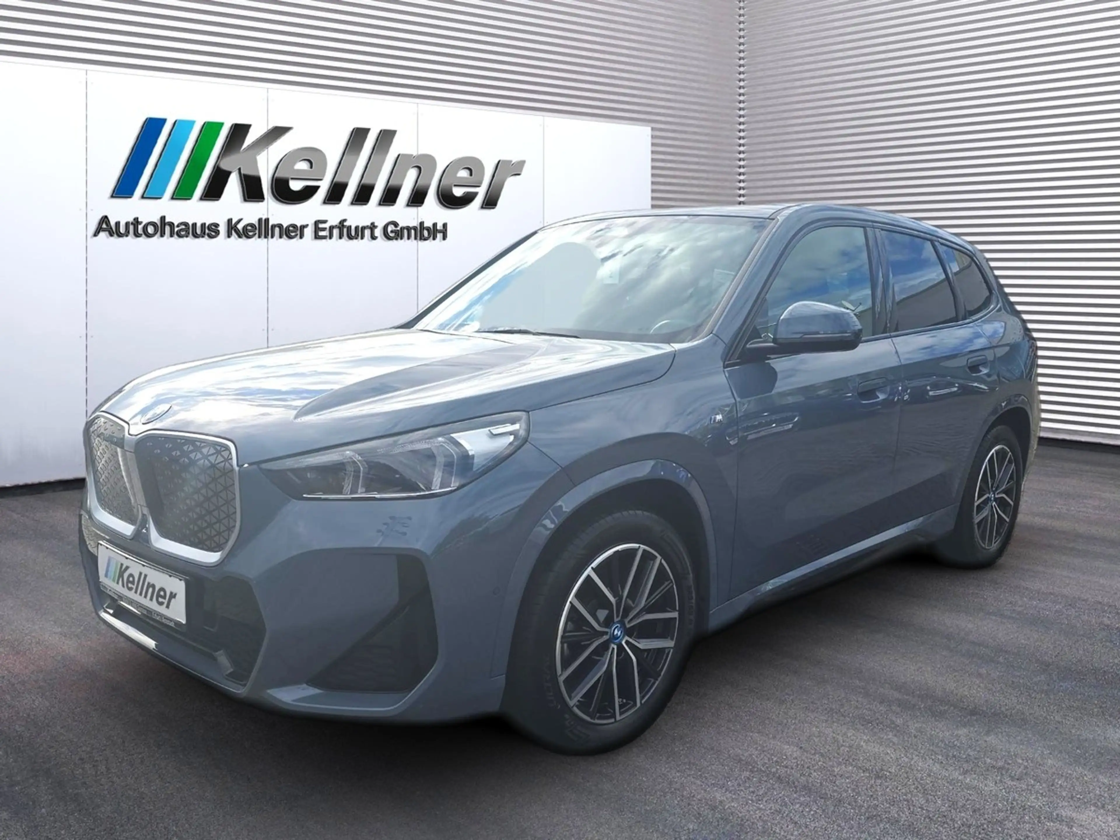 BMW iX1 xDrive30 M Sportp.+AHK+Pano+aLED+ACC+Harman/K. — photo 2