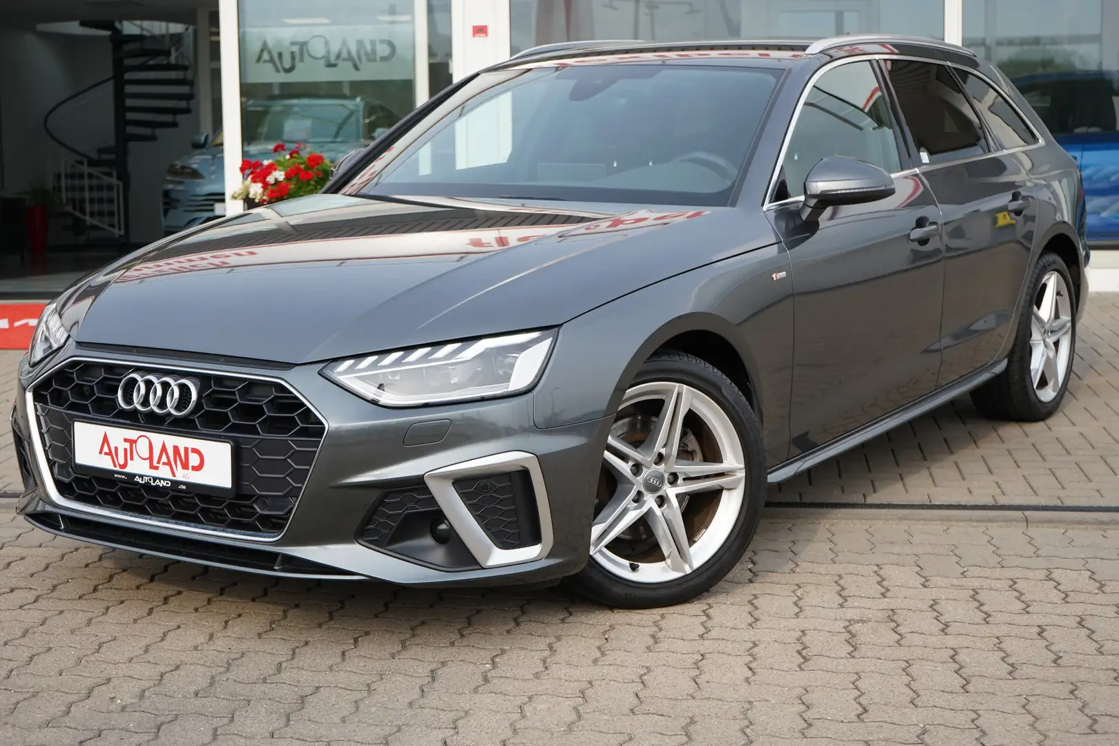 Audi A4 Avant 35 2.0 TFSI S line LED Navi Sitzheizung Grau - 2