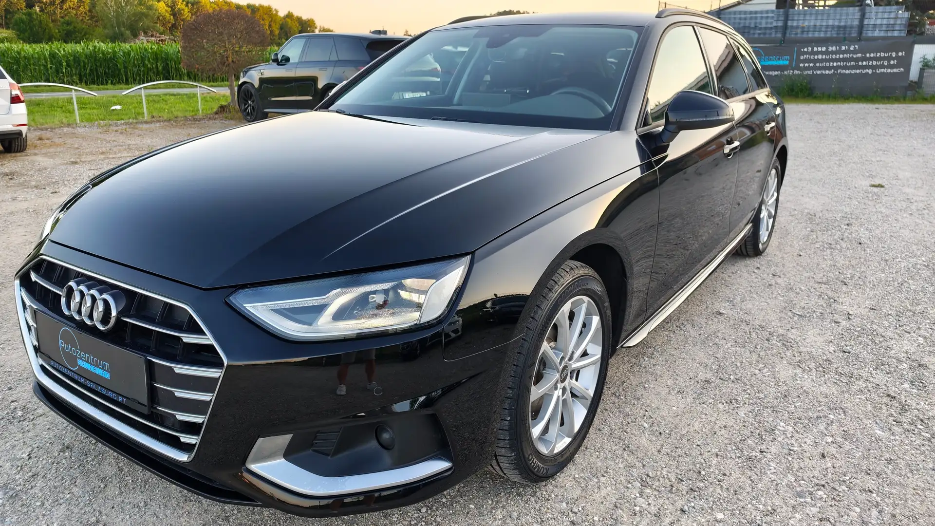 Audi A4 30 TDI advanced Schwarz - 1