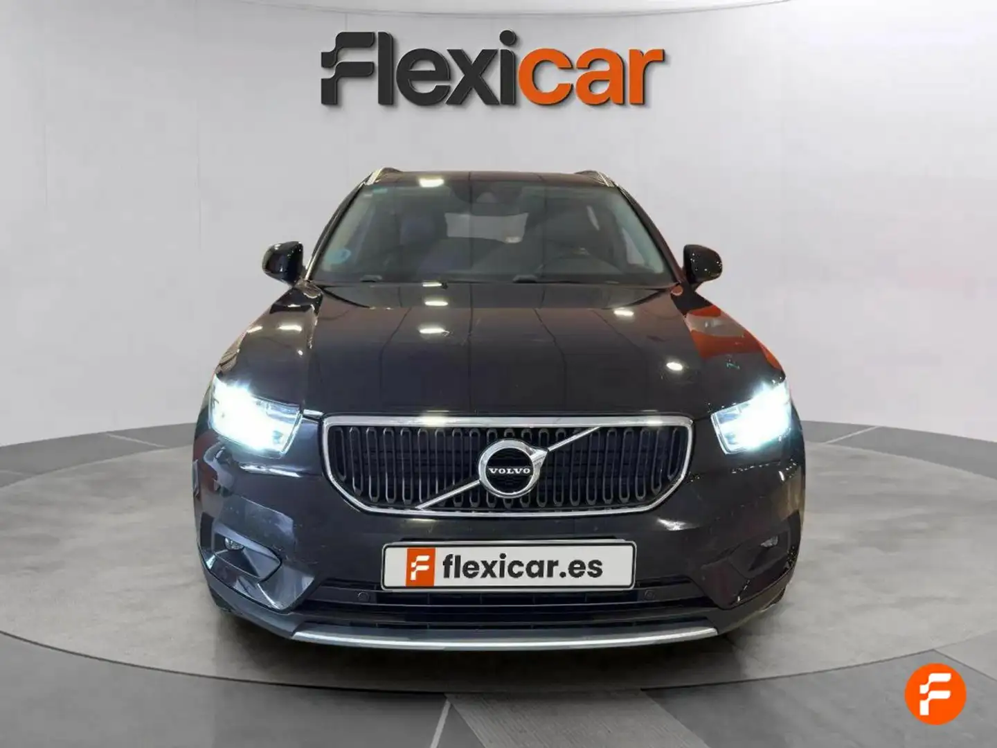 Volvo XC40 T3 Momentum Negro - 2