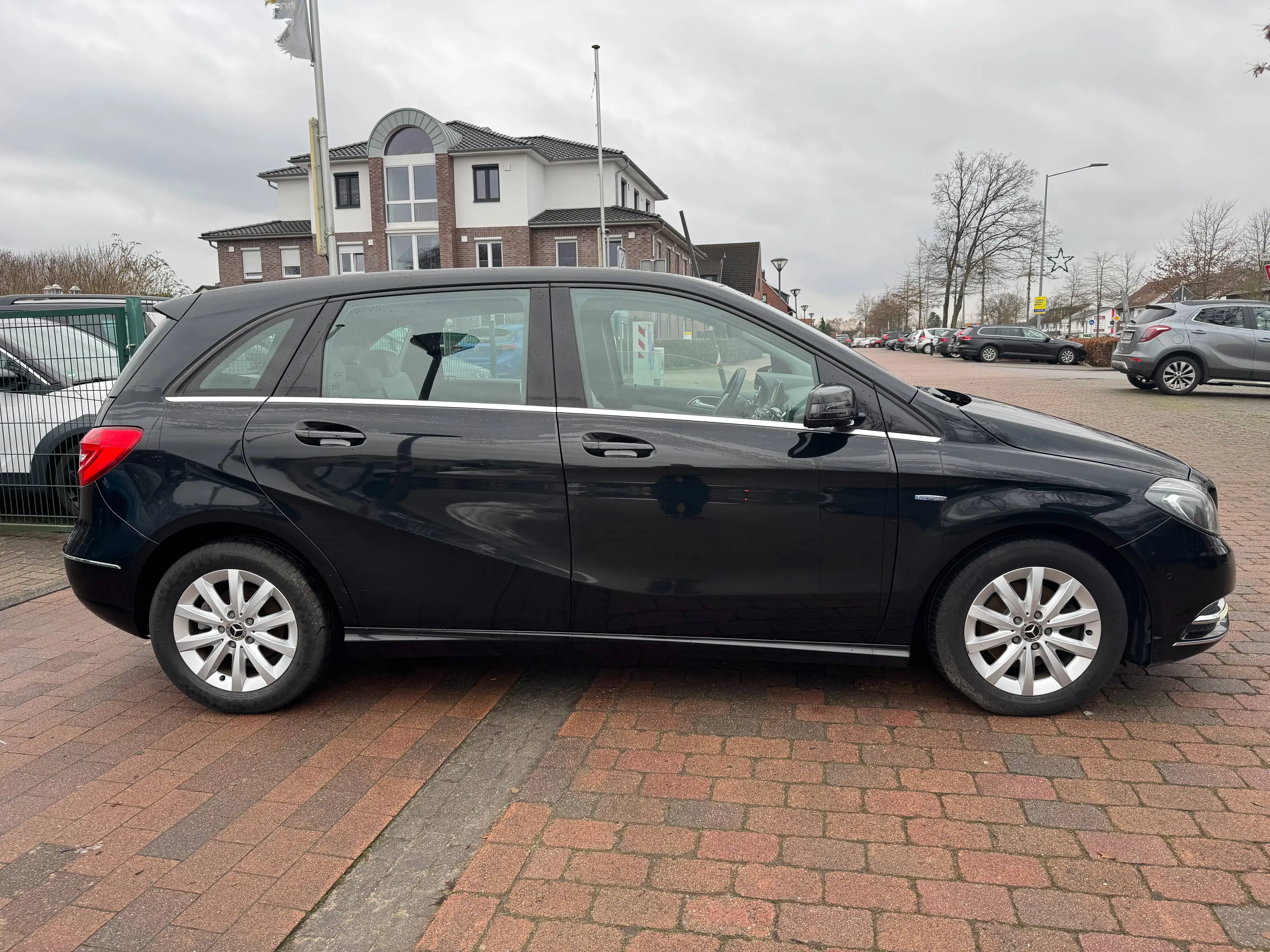 Mercedes-Benz B 200 CDI Automatik-NAV+SHZ+PDC+Tempomat — photo 4