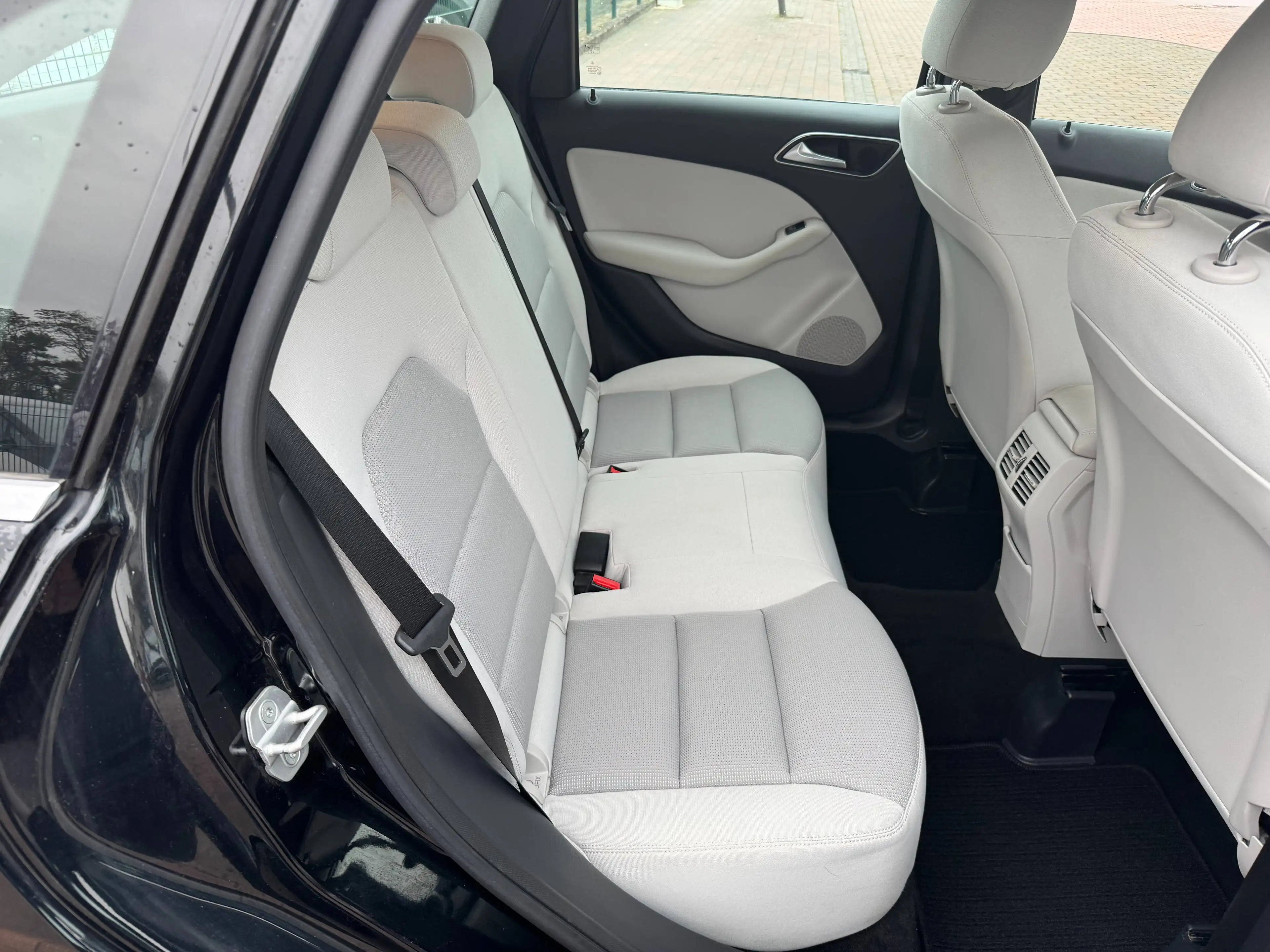 Mercedes-Benz B 200 CDI Automatik-NAV+SHZ+PDC+Tempomat — photo 7
