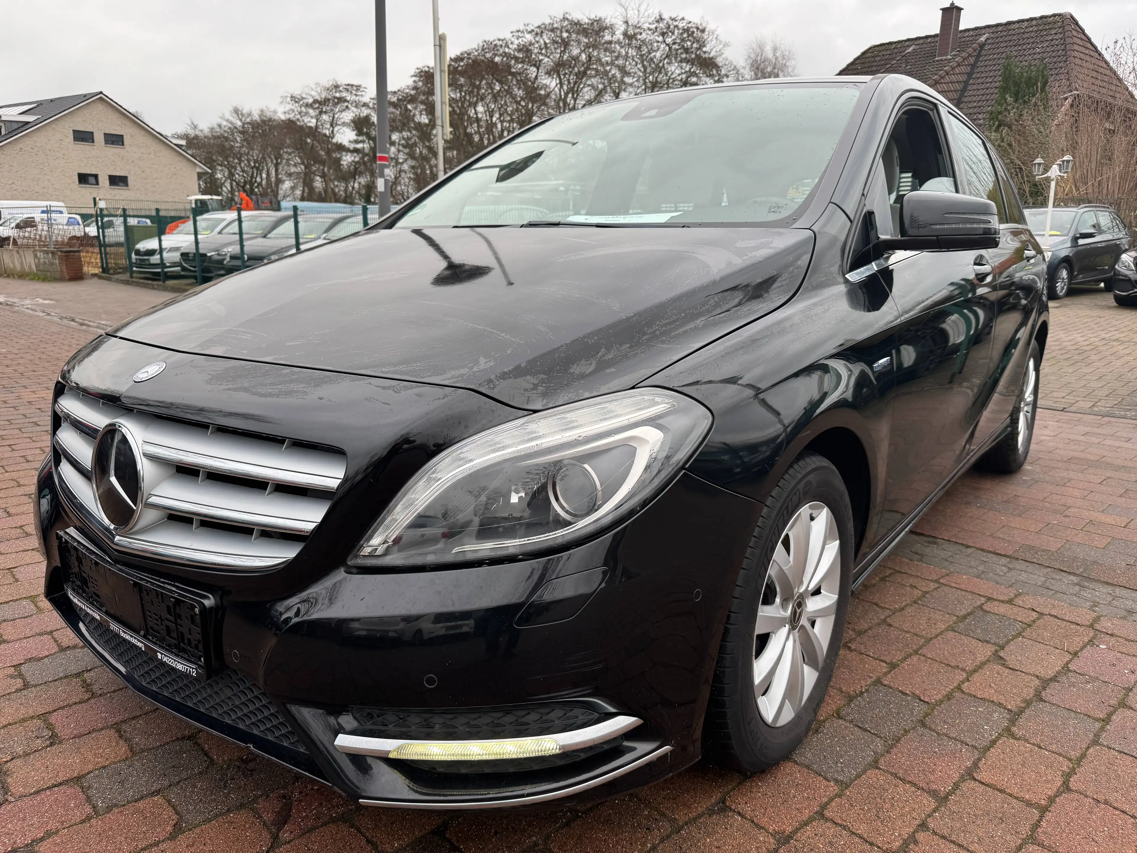 Mercedes-Benz B 200 CDI Automatik-NAV+SHZ+PDC+Tempomat