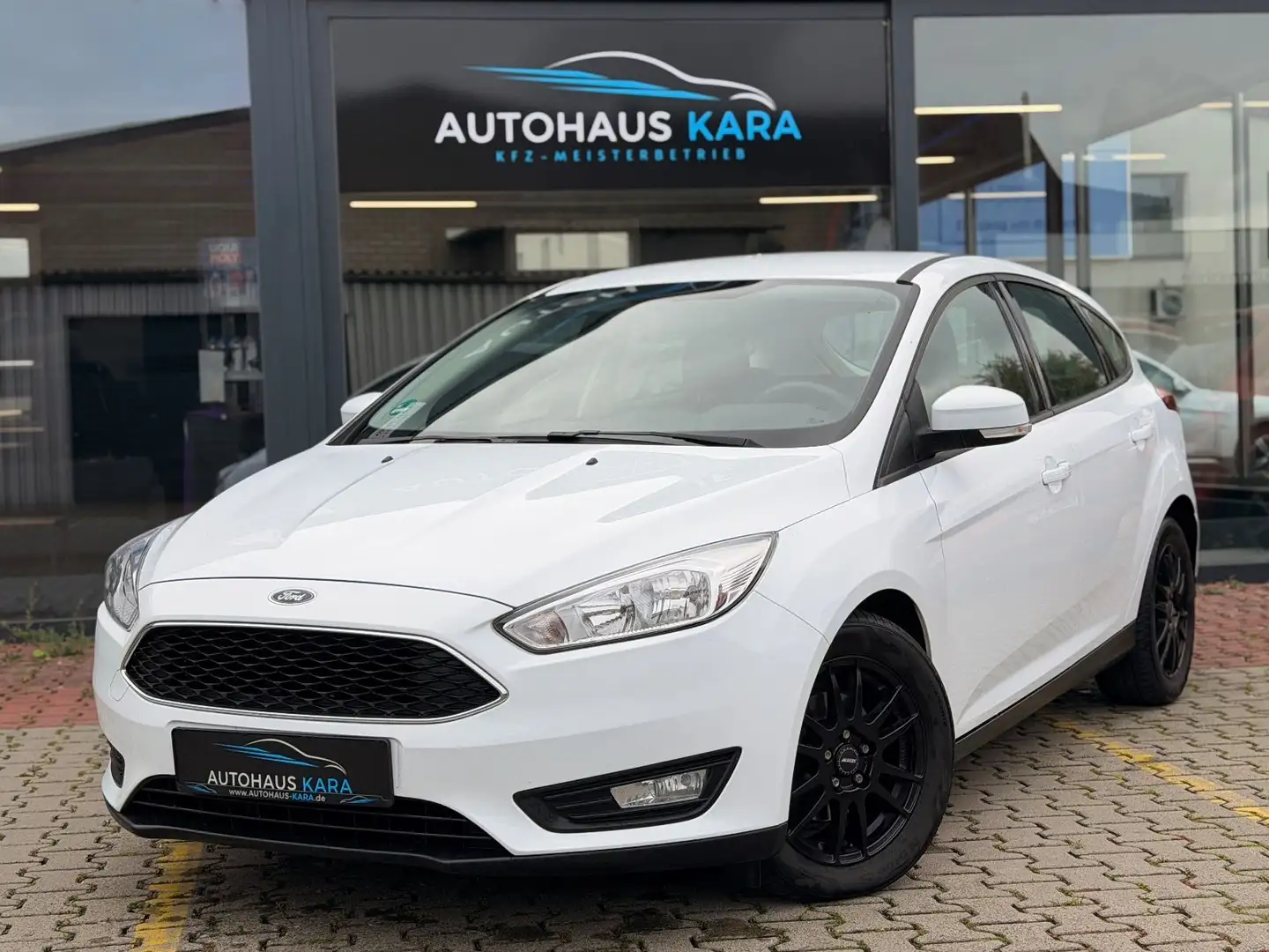 Ford Focus 1.0 Business Weiß - 1