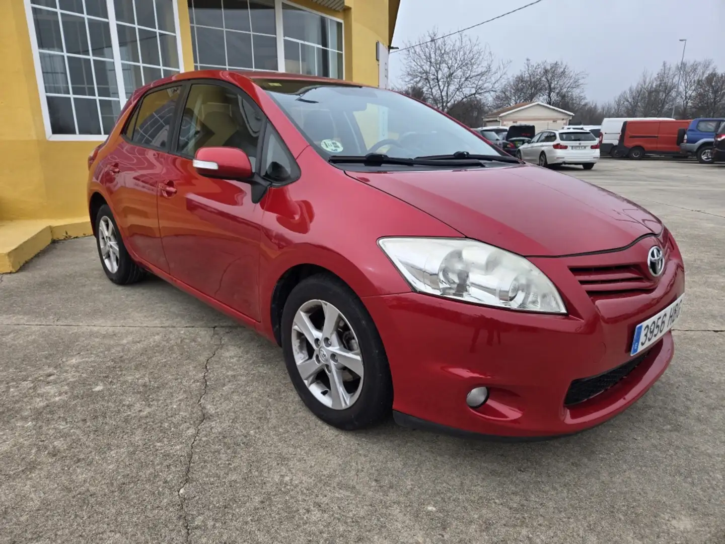 Toyota Auris 1.4D-4D Active Violett - 1