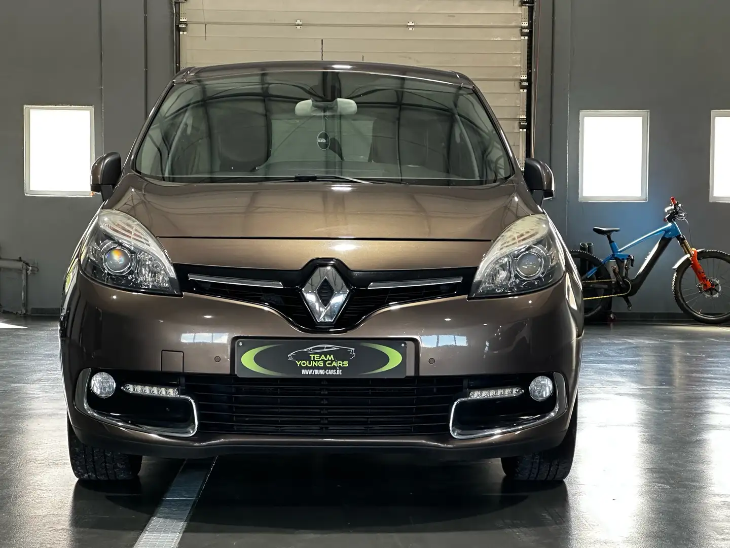 Renault Scenic 1.5 dCi Energy R-Movie Hnědá - 2