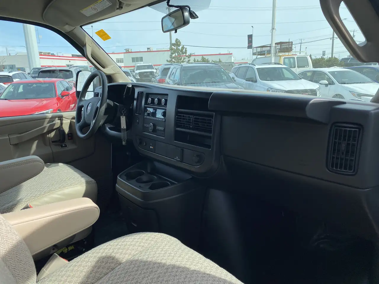 GMC Savana снимка GMC Savana