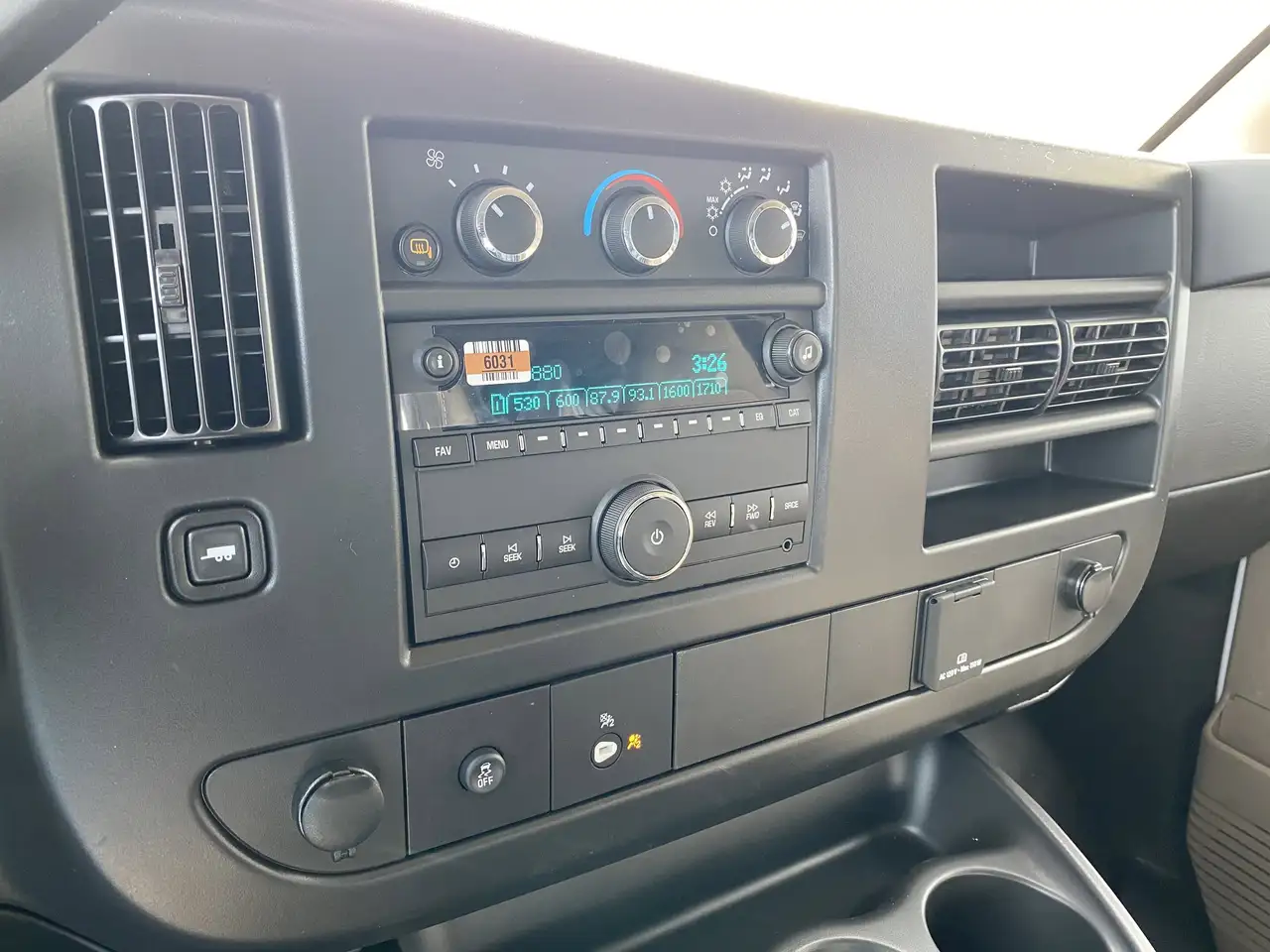 GMC Savana снимка GMC Savana