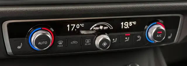 Audi Q3 view 11