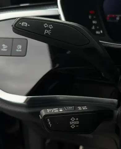 Audi Q3 view 16