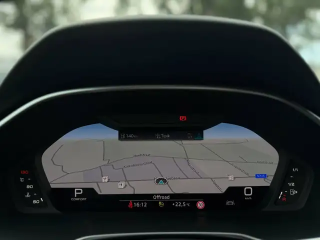 Audi Q3 view 18
