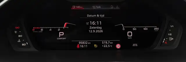 Audi Q3 view 17