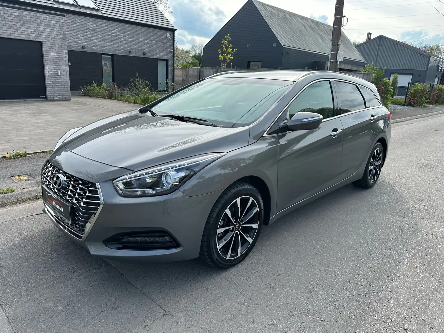 Hyundai i40 SW 1.6 CRDi Feel cuir ch et électrique garantie Gris - 1
