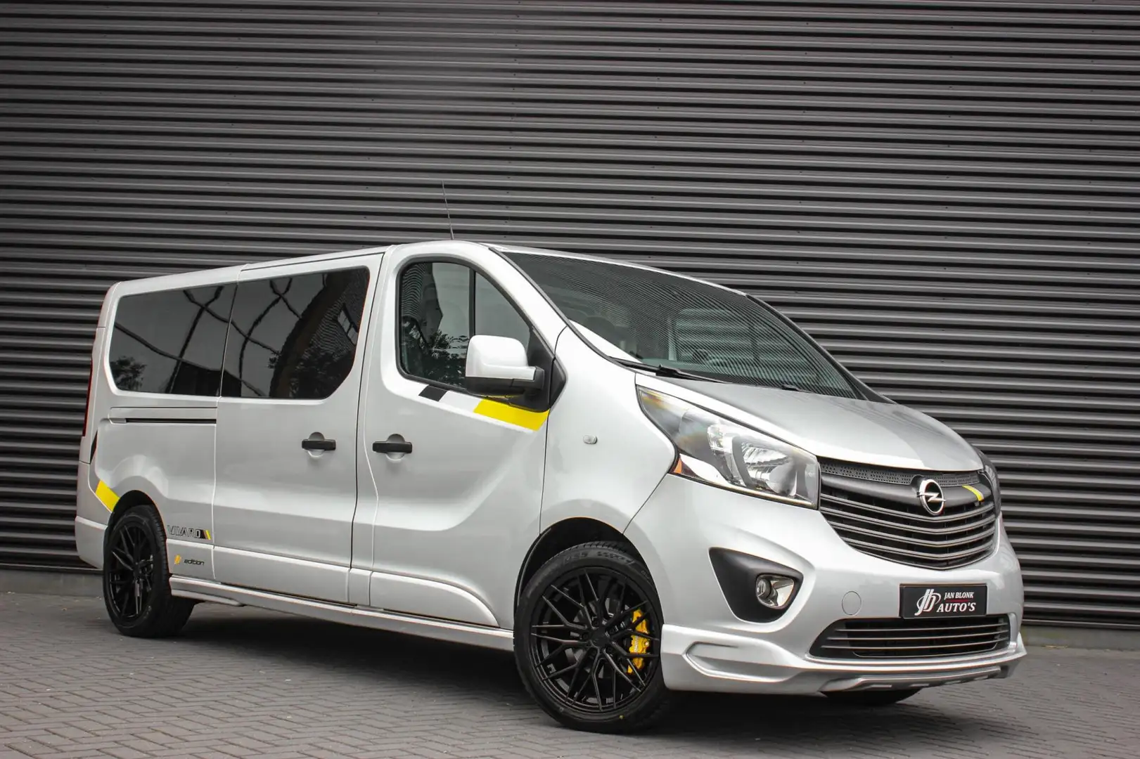 Opel Vivaro 1.6 CDTI L2H1 146PK Sport EcoFlex IRMSCHER 154/200 Zilver - 2