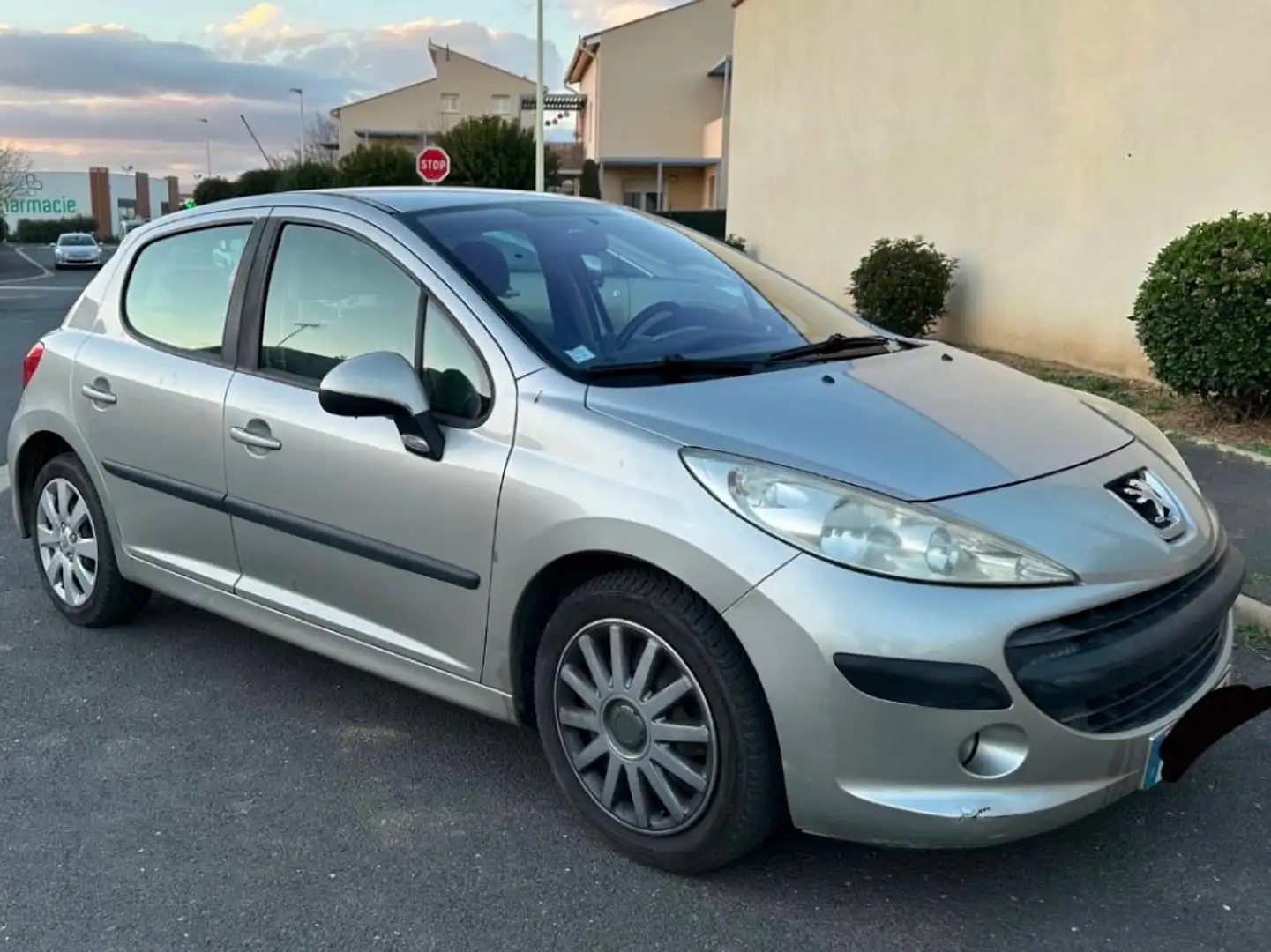 Peugeot 207 207 1.6 HDi 16v 90ch Exécutive Argent - 2