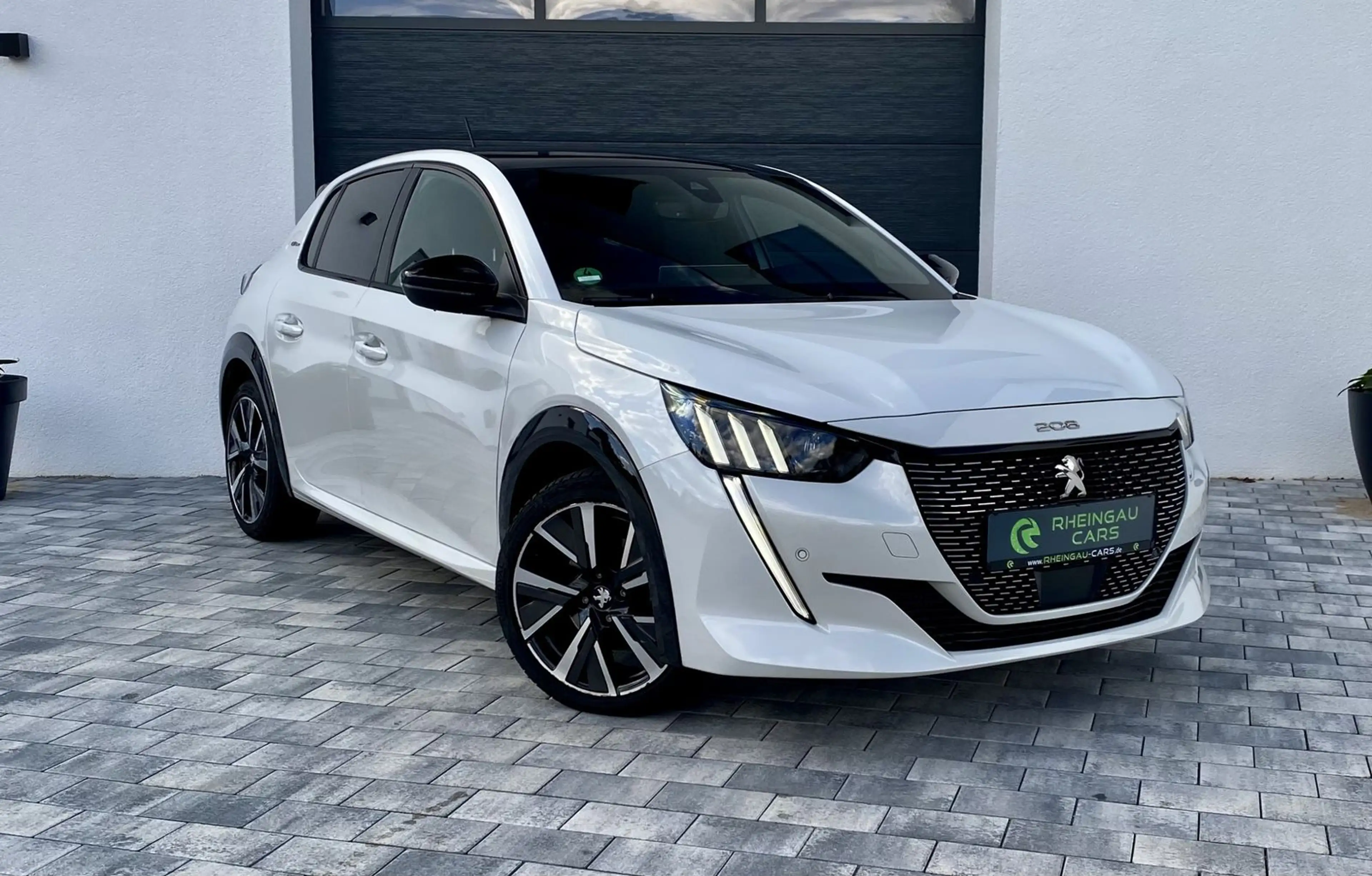 Peugeot 208 GT Line PANO CARPLAY DAB LED NAVI SH — photo 4