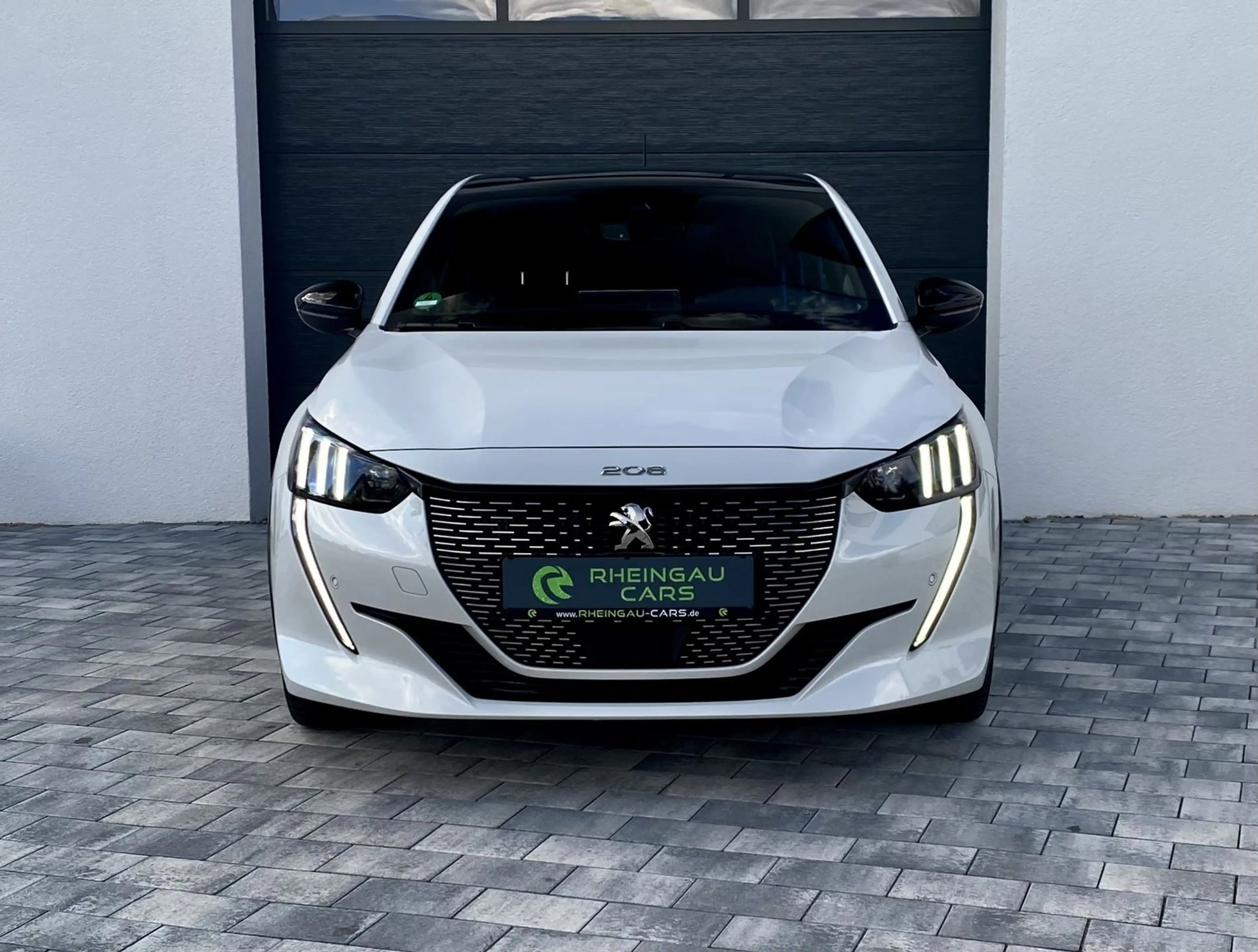 Peugeot 208 GT Line PANO CARPLAY DAB LED NAVI SH — photo 3