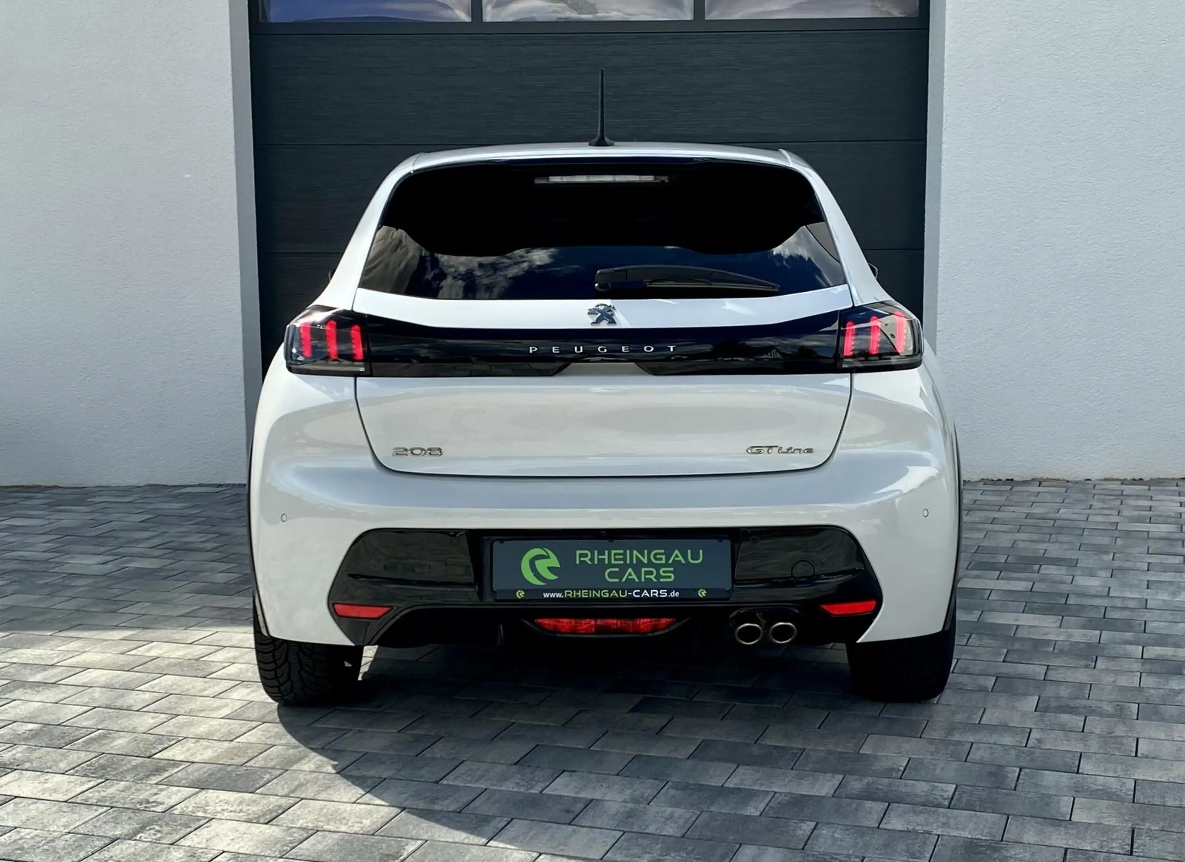 Peugeot 208 GT Line PANO CARPLAY DAB LED NAVI SH — photo 9
