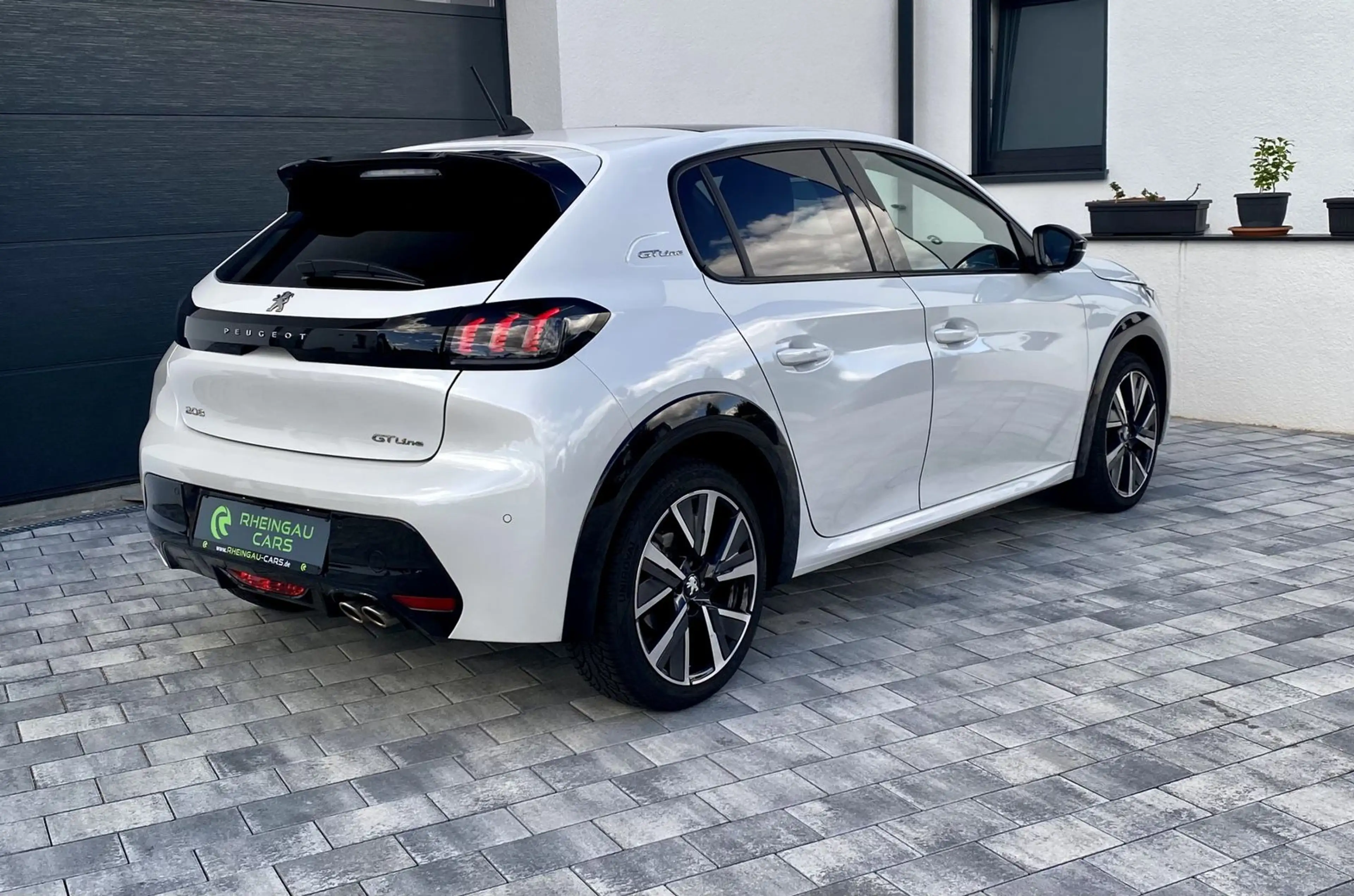 Peugeot 208 GT Line PANO CARPLAY DAB LED NAVI SH — photo 8