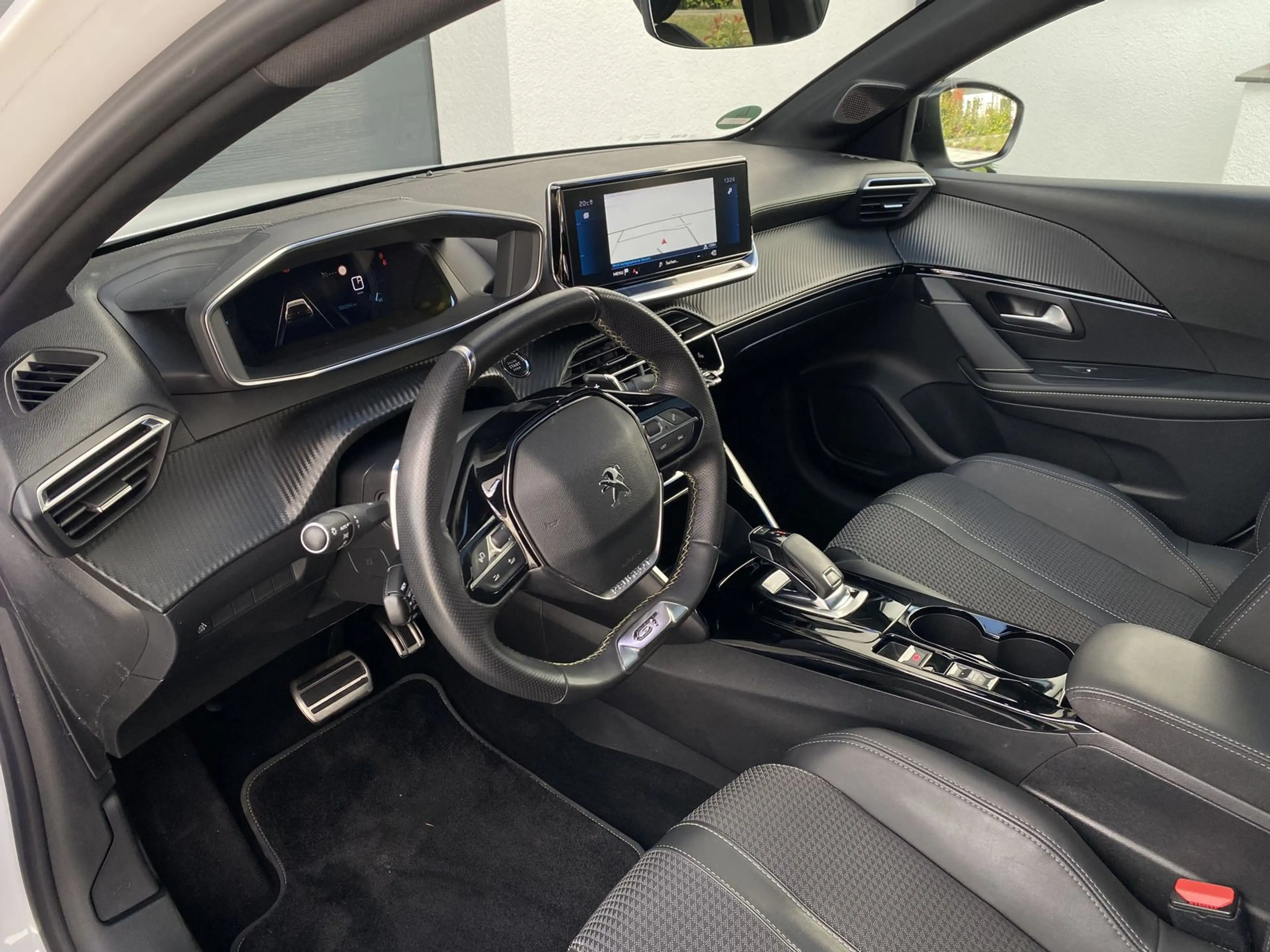 Peugeot 208 GT Line PANO CARPLAY DAB LED NAVI SH — photo 11