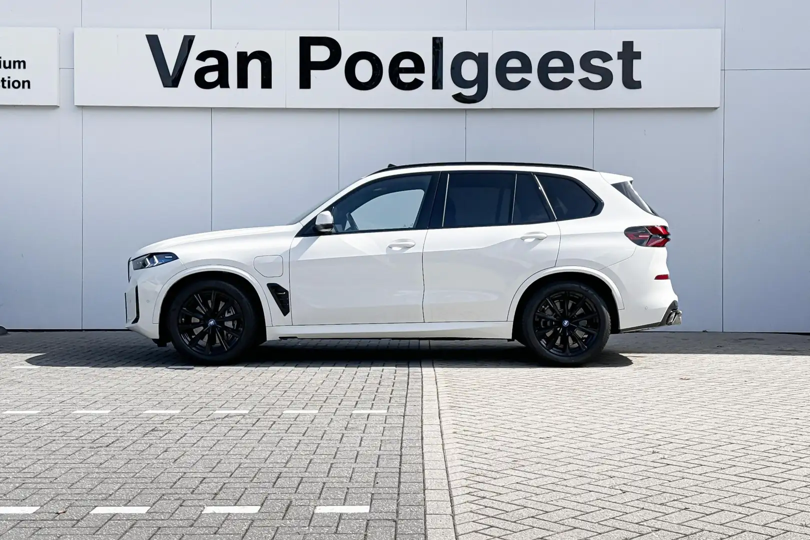 BMW X5 xDrive50e Launch Edition Wit - 2