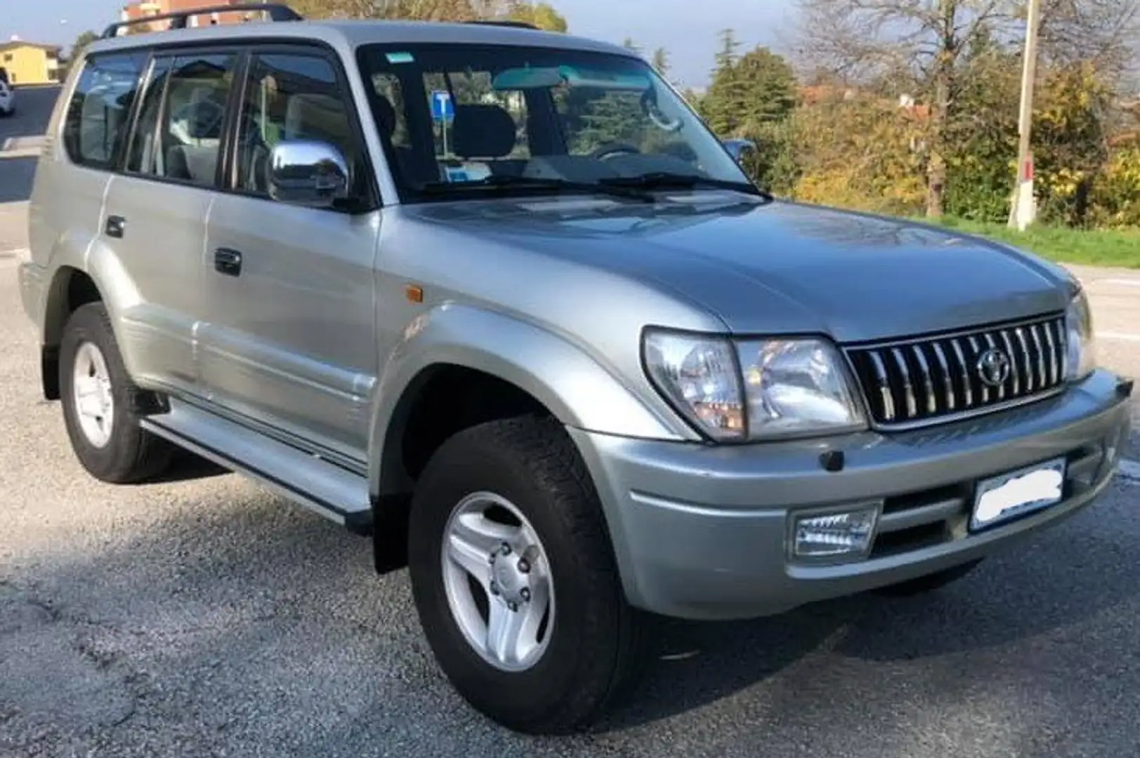 Toyota Land Cruiser GX - 1