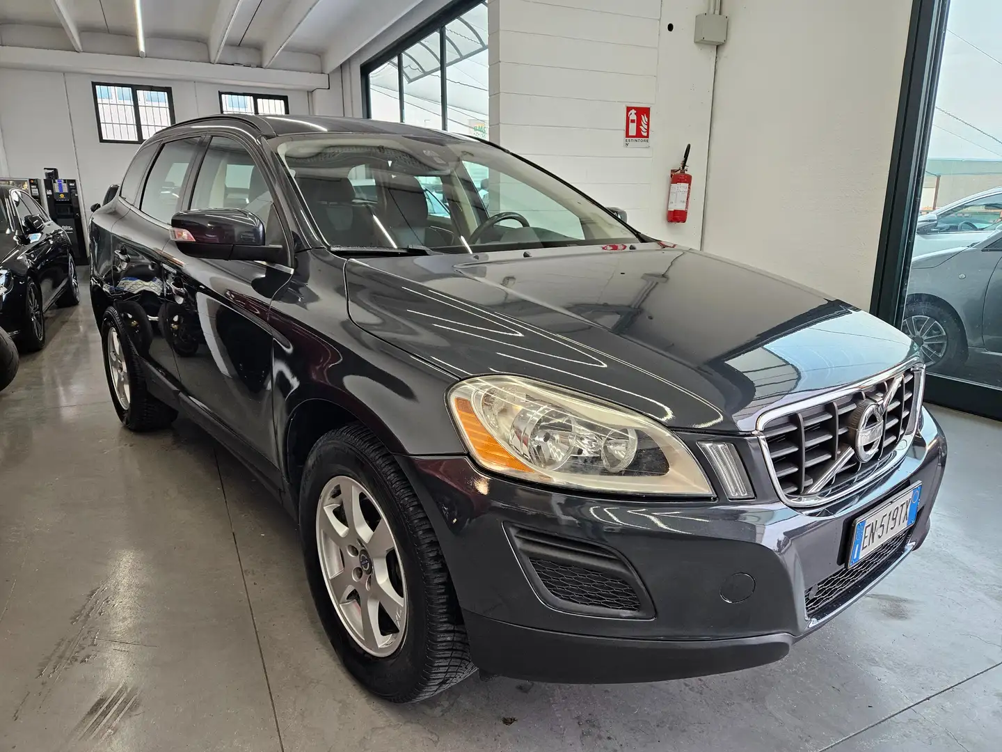 Volvo XC60 XC60 2.0 d4 (d3) Summum geartronic Nero - 1